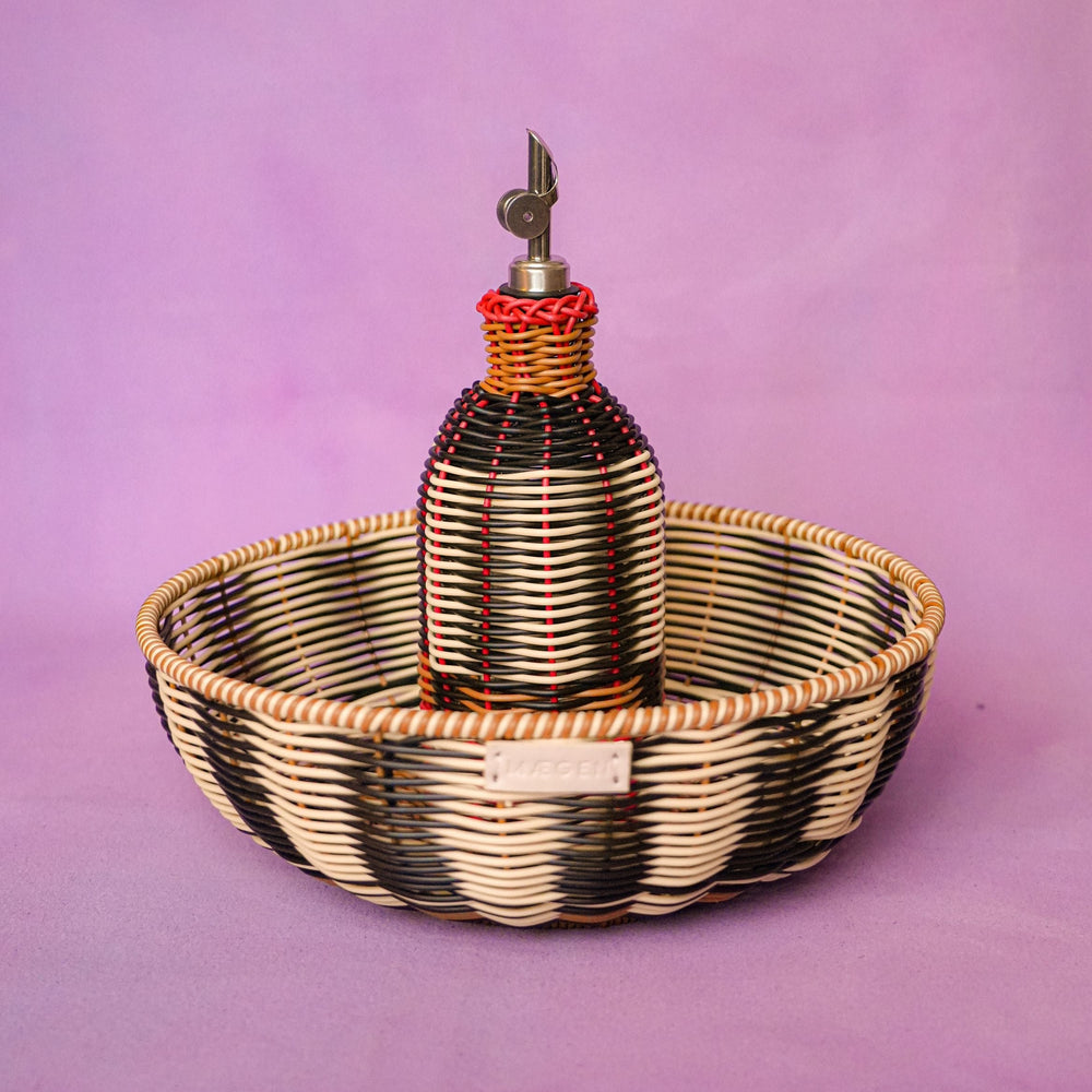Woven Oil Pourer | Cream & Black