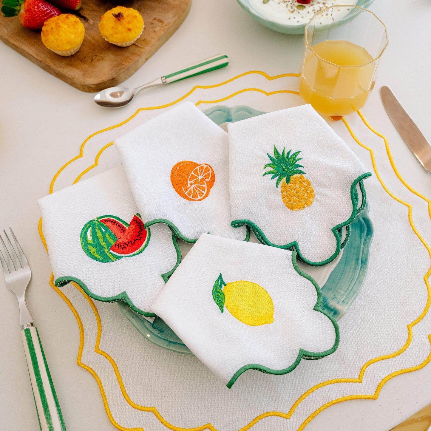Wavy Napkin with Lemon