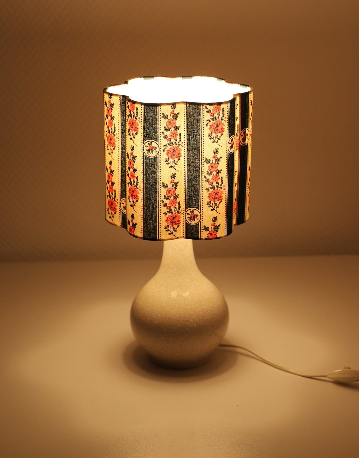 Flora Flower-Shaped Lampshade 'Green Table Lamp'