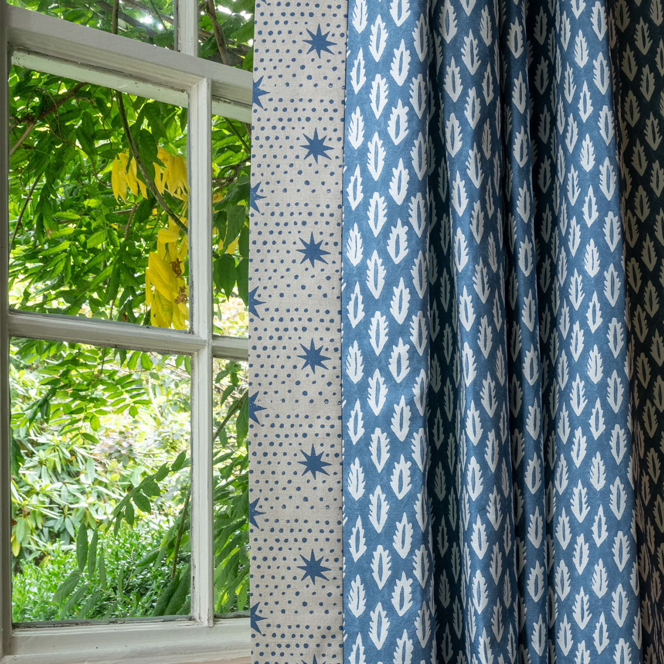 Spot & Star Printed Fabric Linen/Cotton Indigo