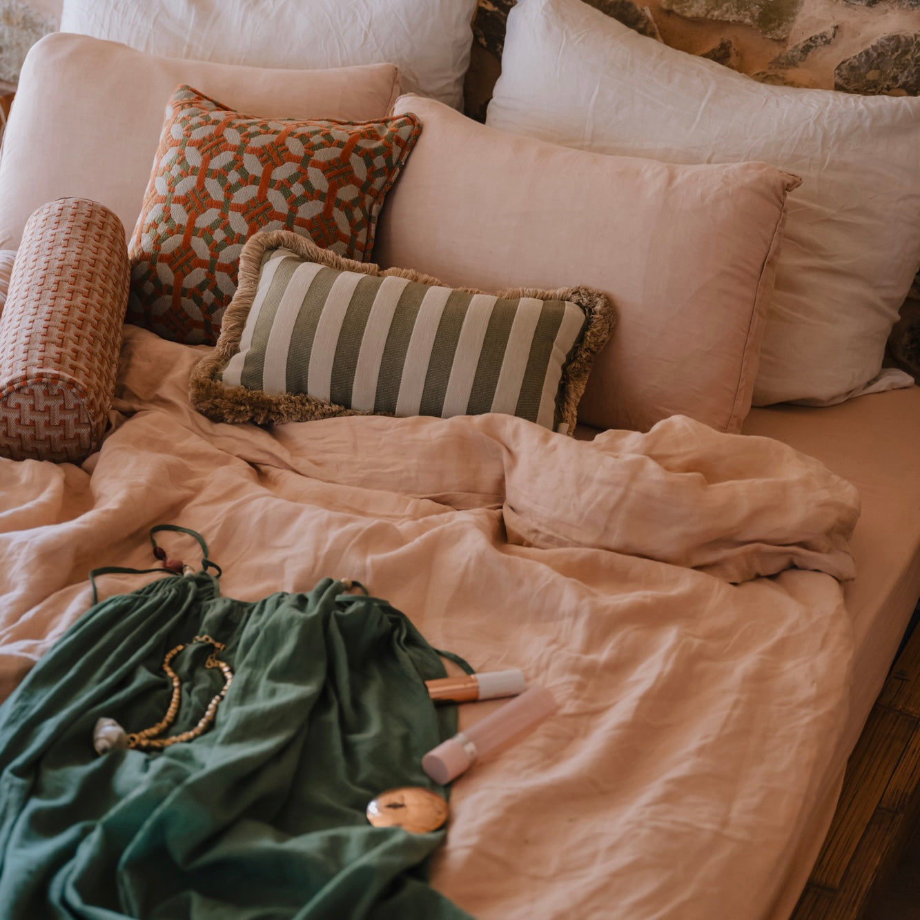 Cushion Jackie Olive & Ecru