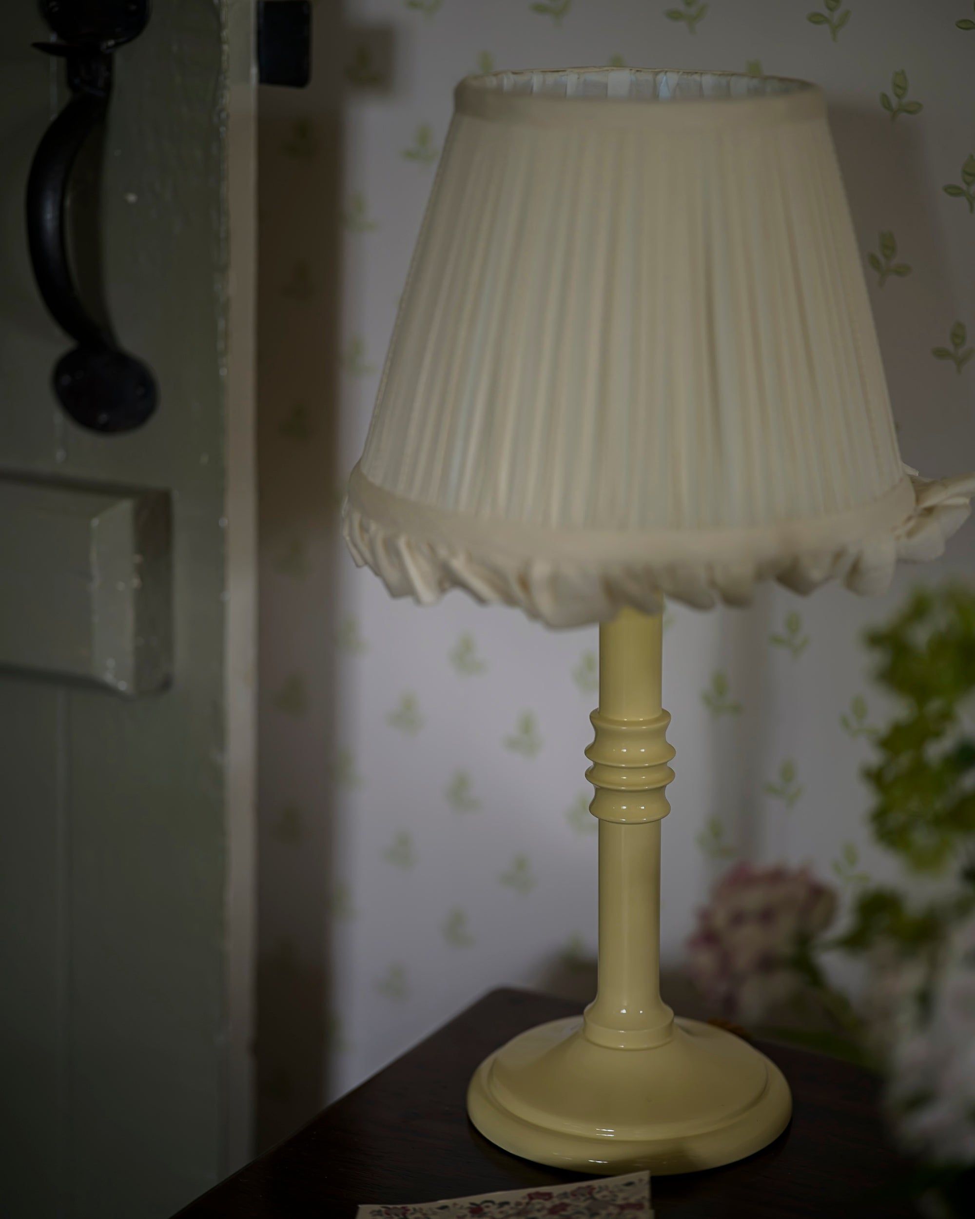 The Small Lacquered Lampstand in Buttercup