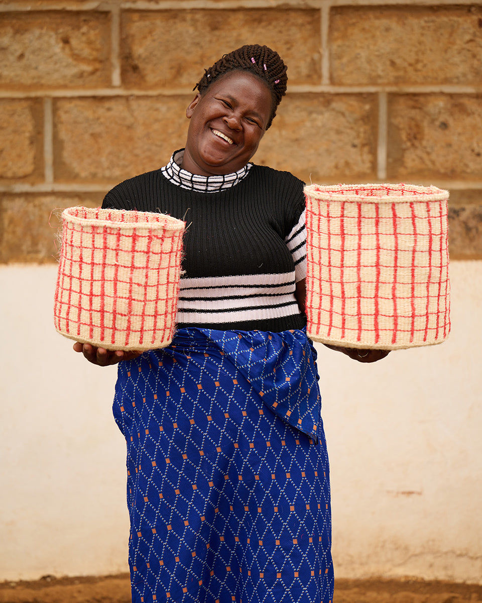 SAHIHO: Hot Pink Check Woven Storage Basket