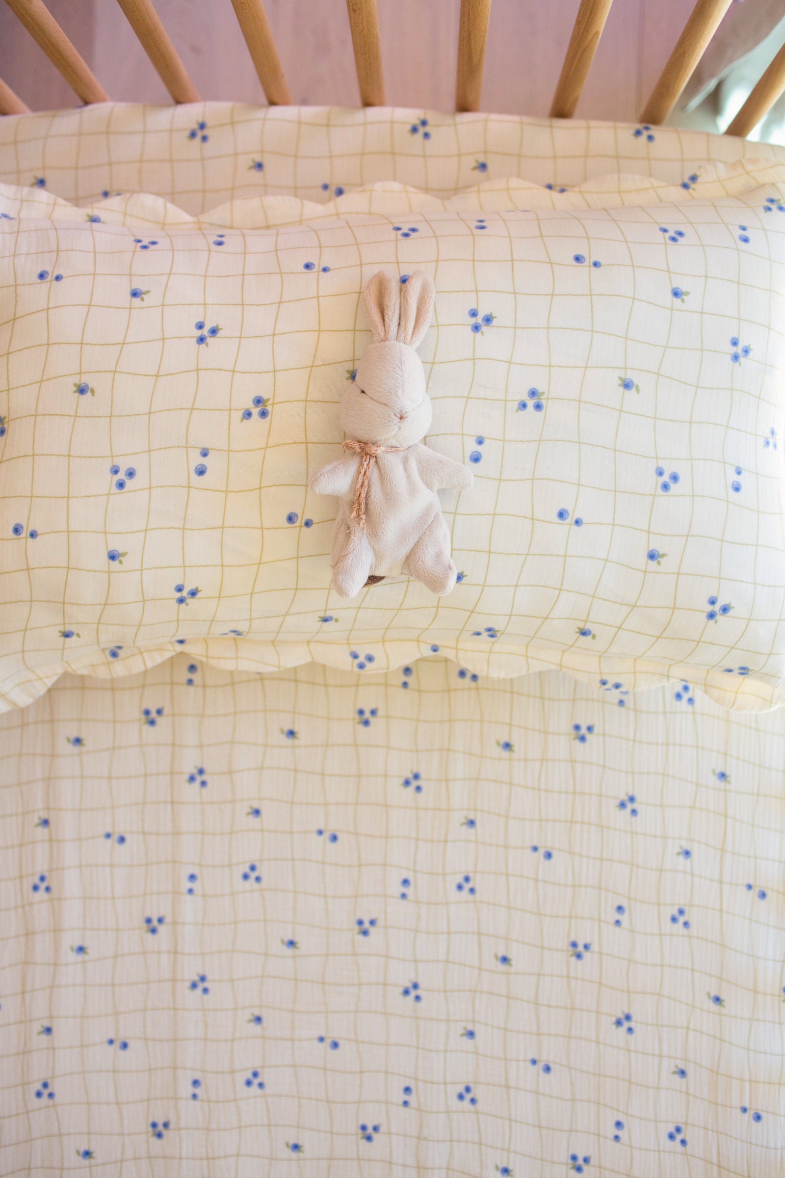 Soft Crib Sheet – Blueberries