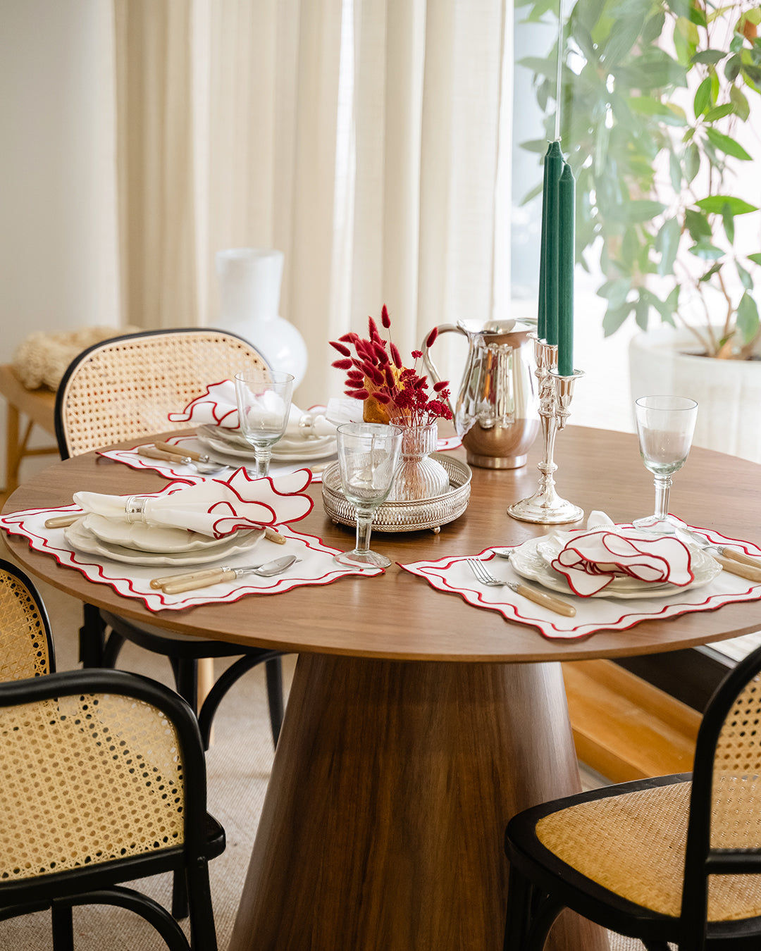 Beja Placemat, White with Bordeaux