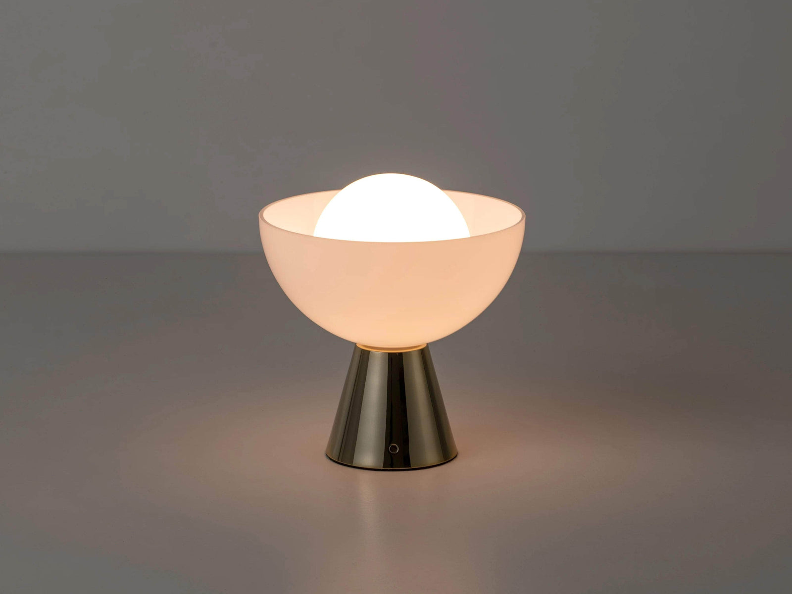 Brass dome cordless table lamp