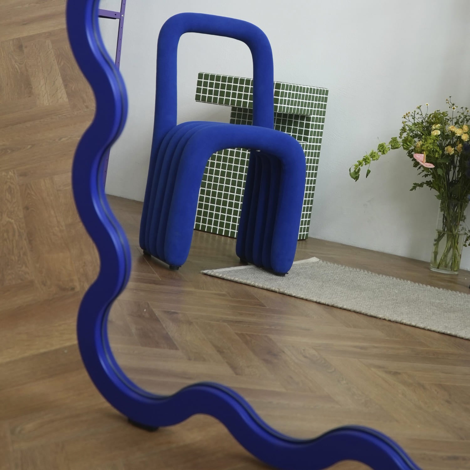 Hvyli 16 With Leg - Free Standing Mirror