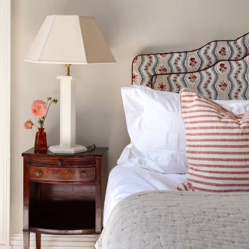 Hexagon Table Lamp - Oyster White (US)