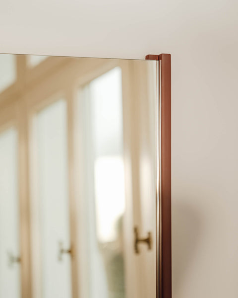 Lun Leaning Mirror