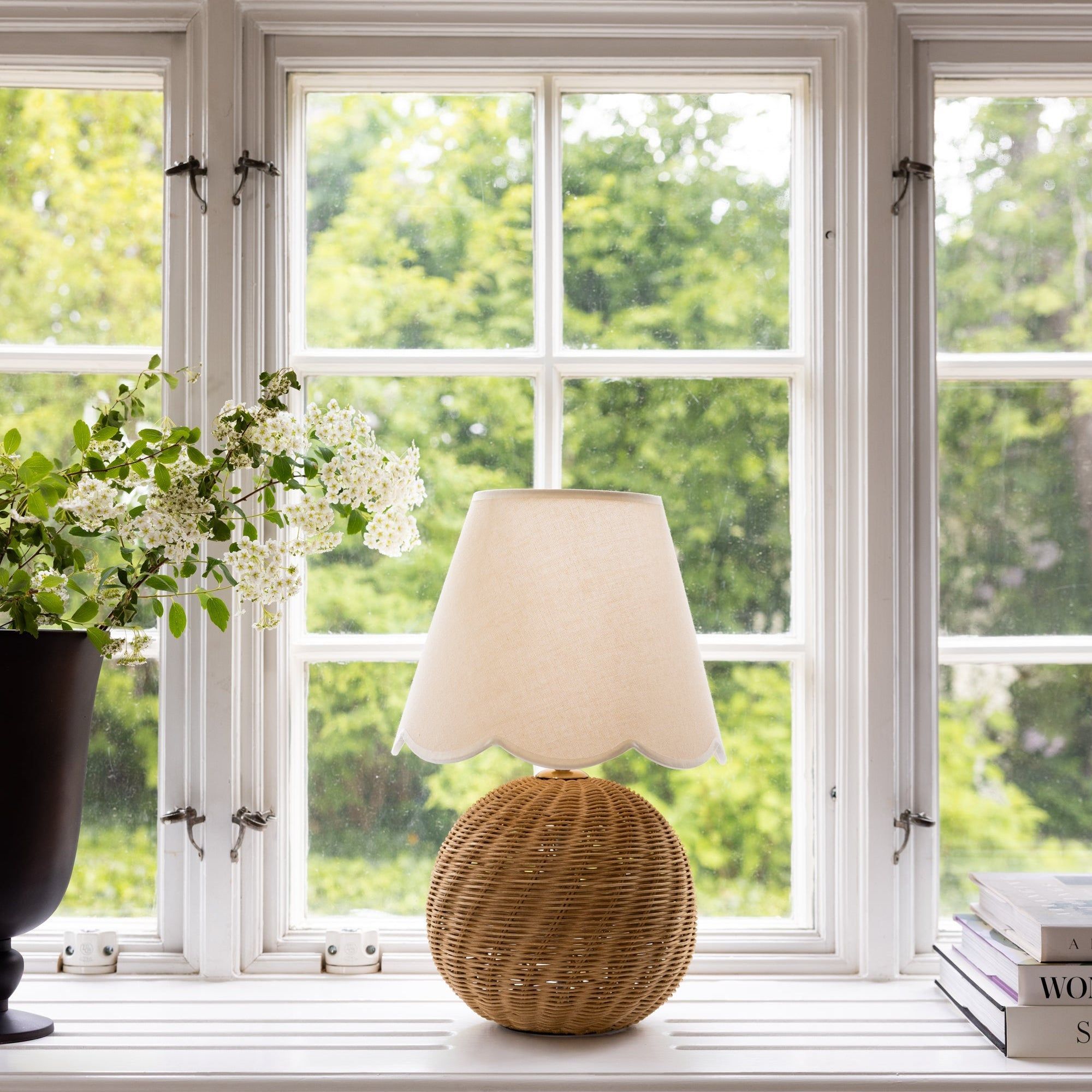 Lampshade White Scallop Large