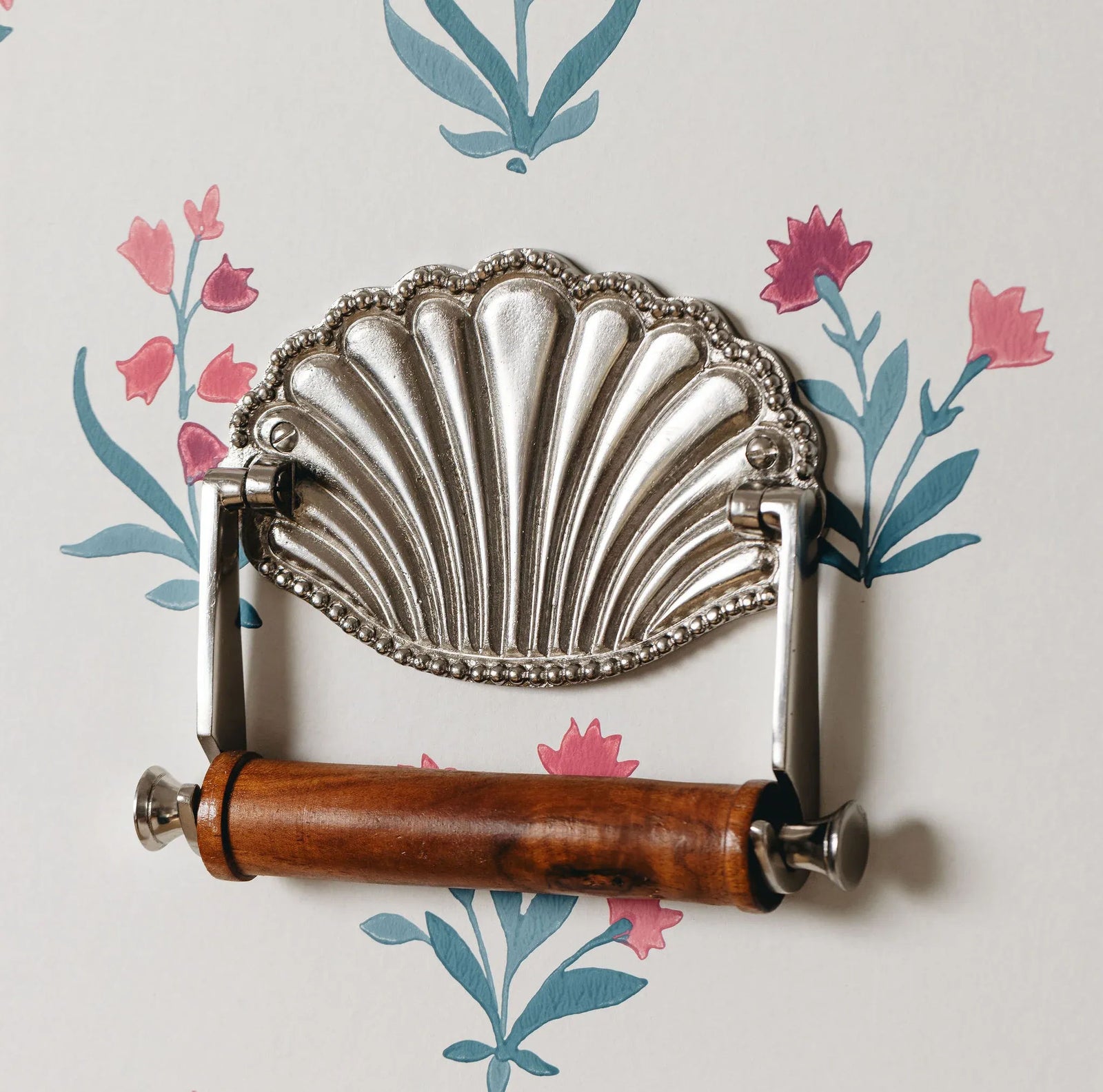 Shell Brass Toilet Roll Holder (Chrome)