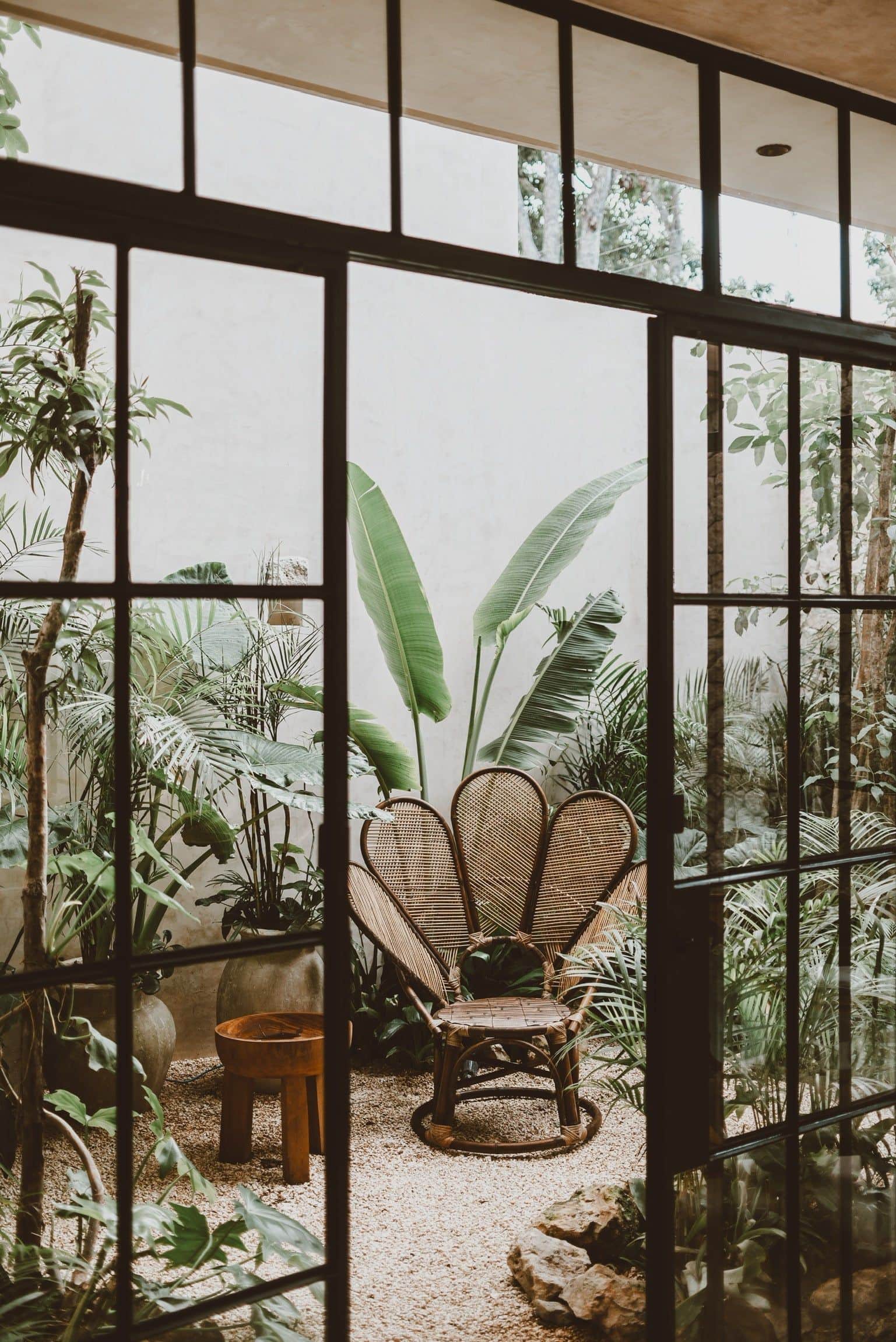 Leonor Chair