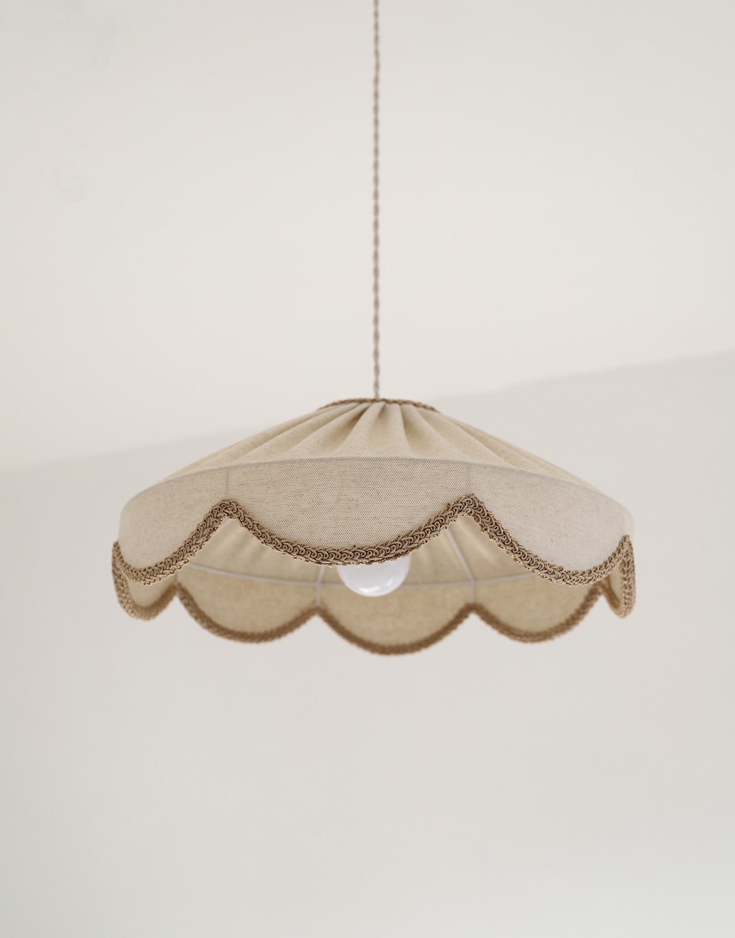 Floral-Shaped Pendant Light Solid Cosette “Classic”