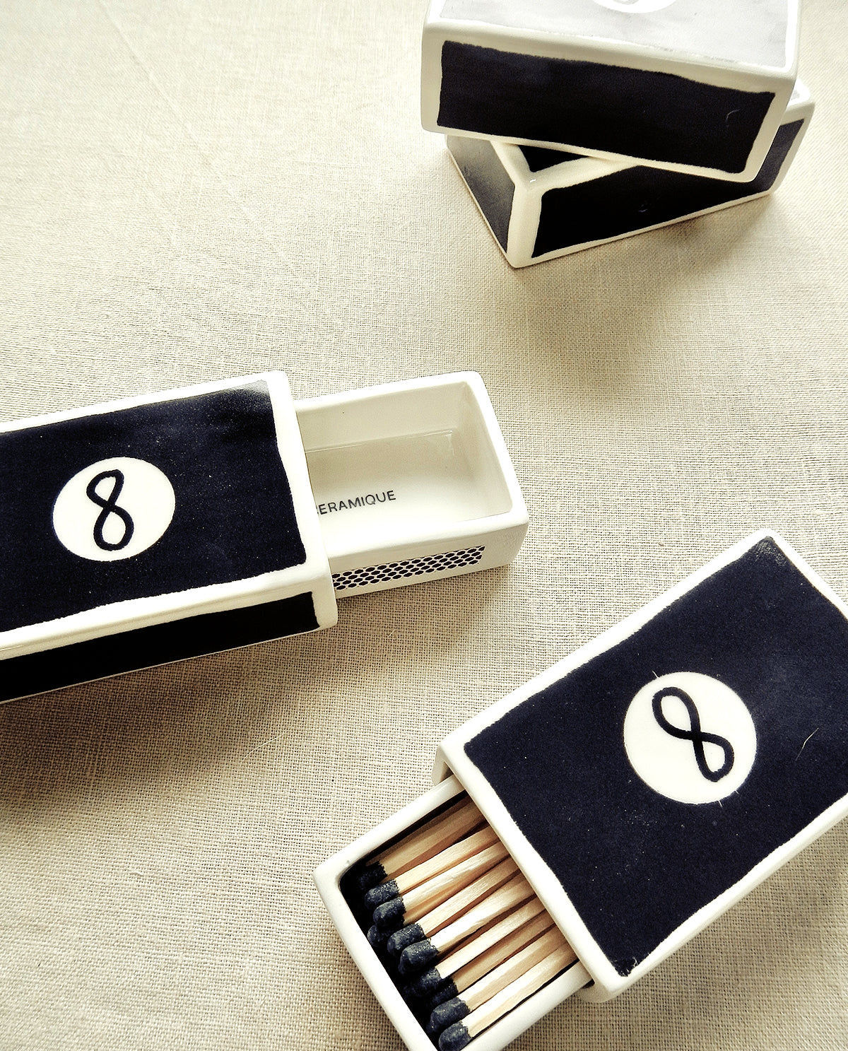‘8 Ball’ Ceramic Matchbox