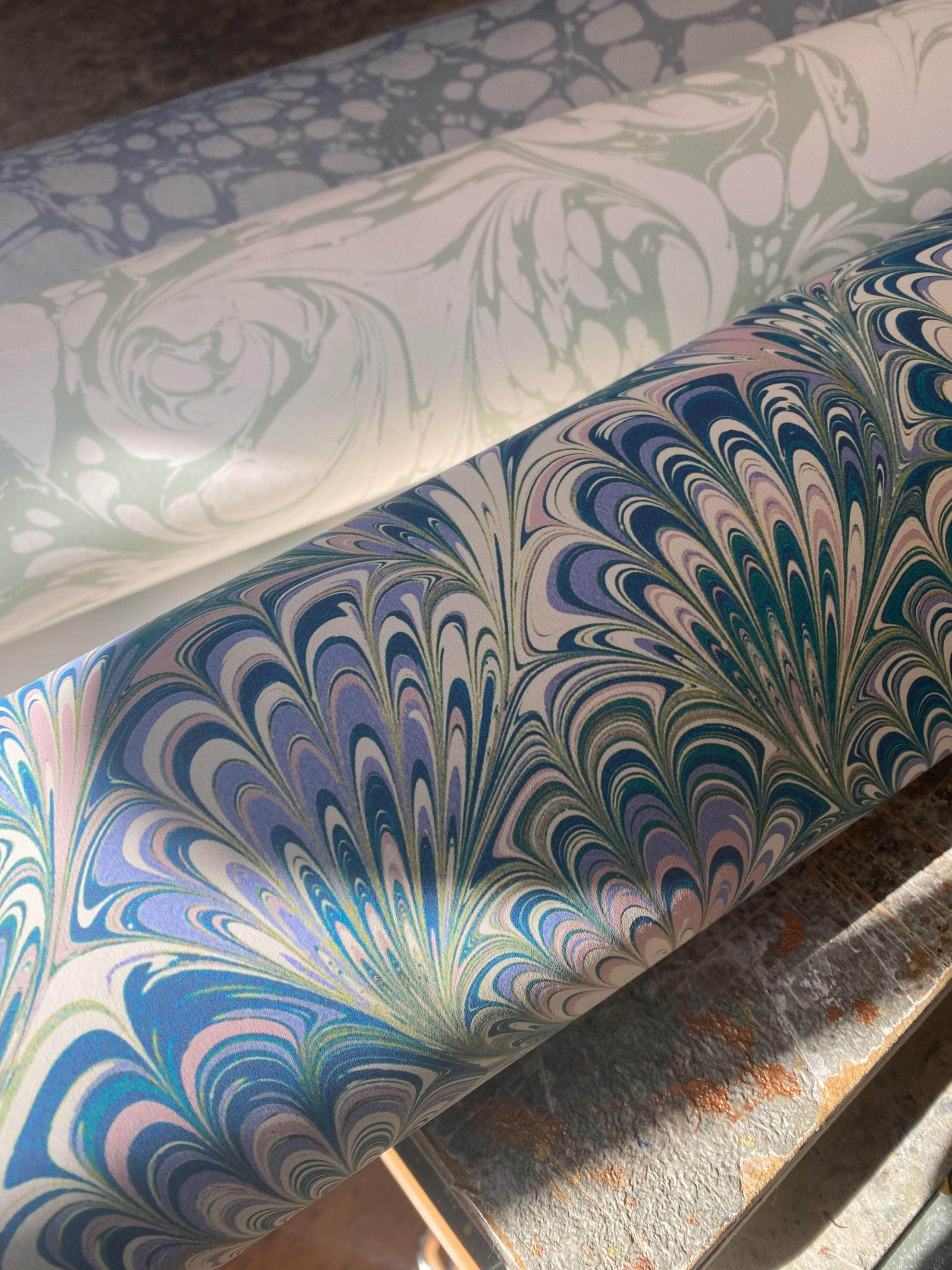 Marbled Wallpaper - 'Serpentine'  Col: Spring - Eco Non-Woven