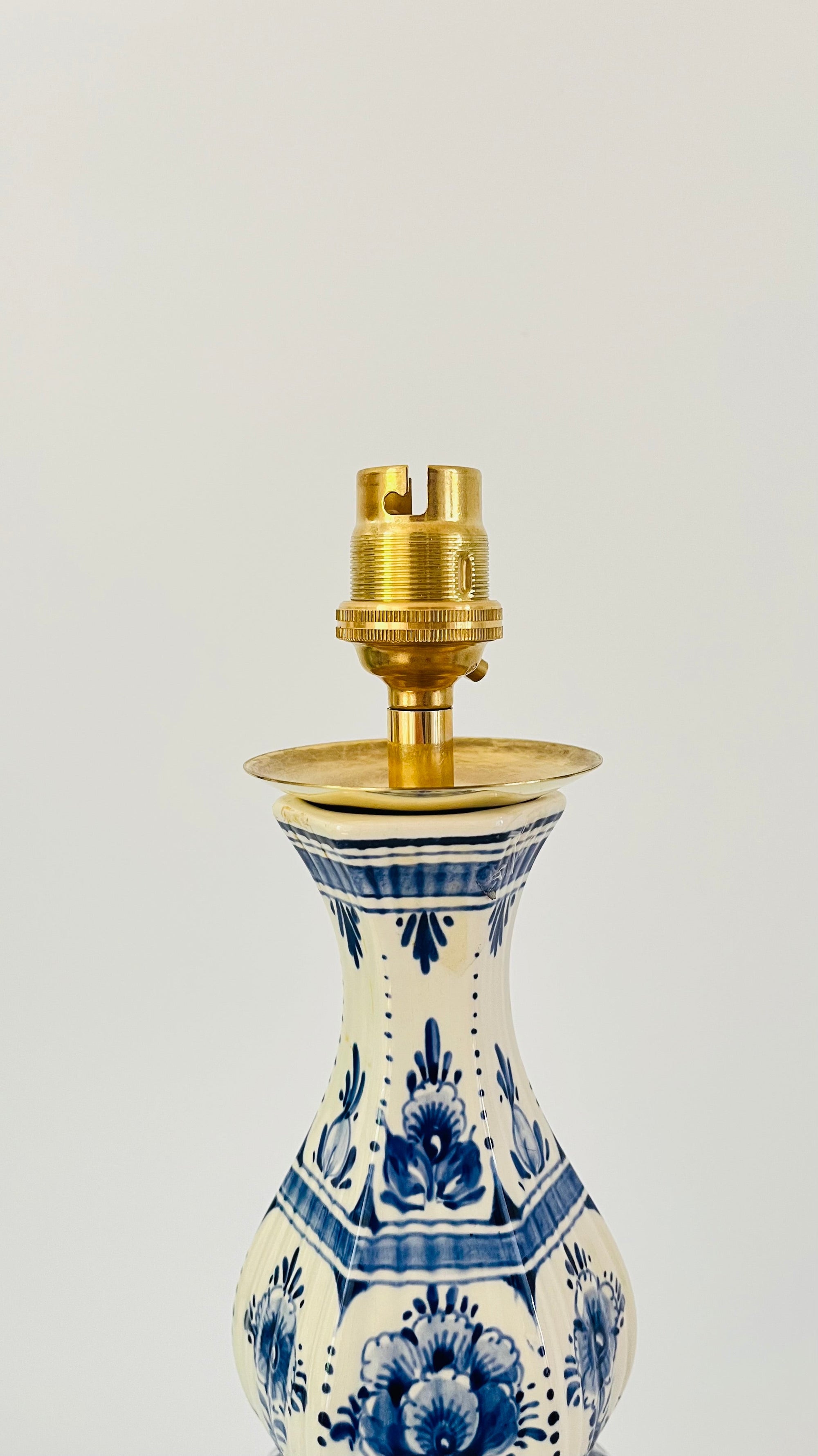 Antique Delft ‘Knobbelvaas’ Lamp