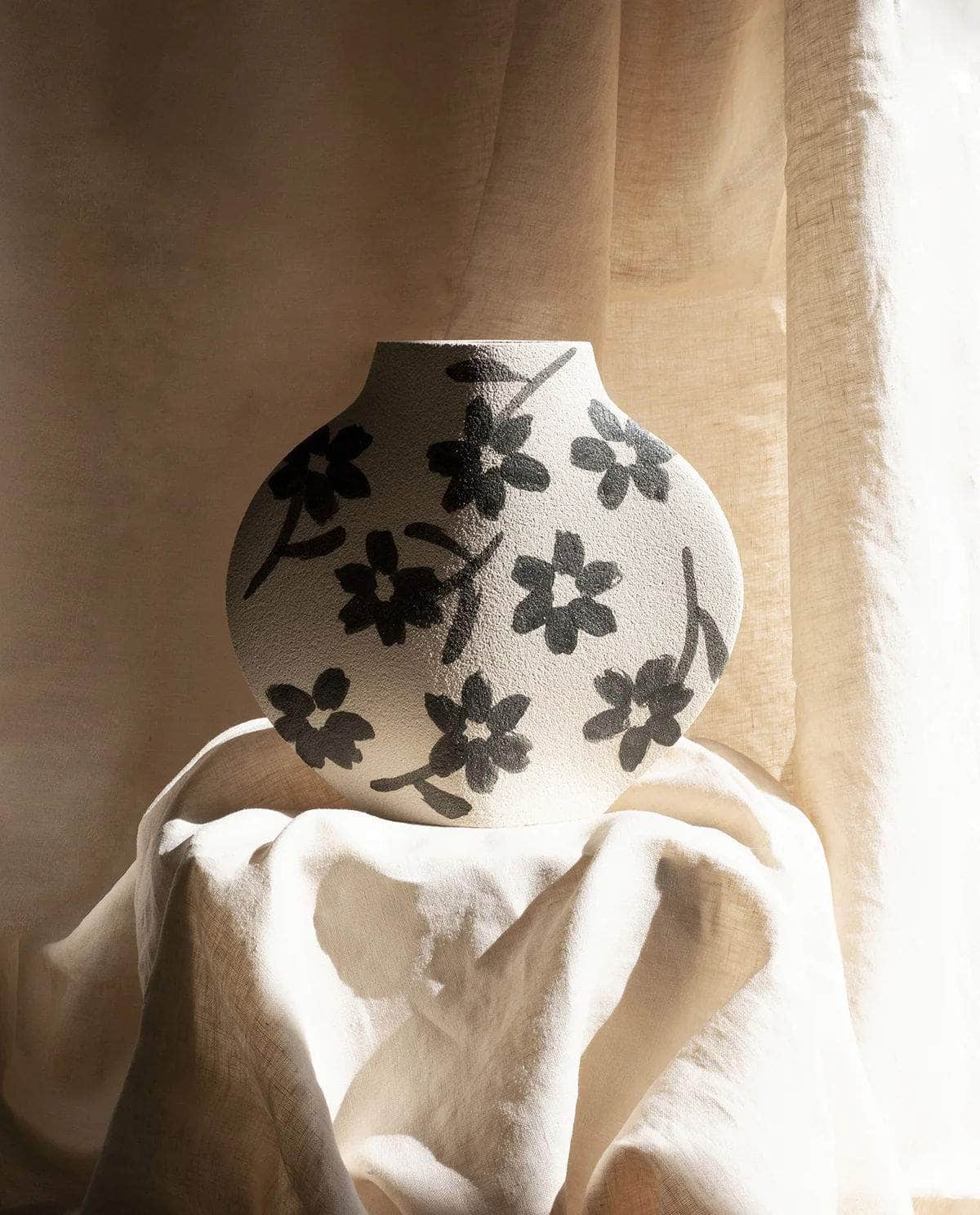 Ceramic Vase ‘Flowers Pattern’