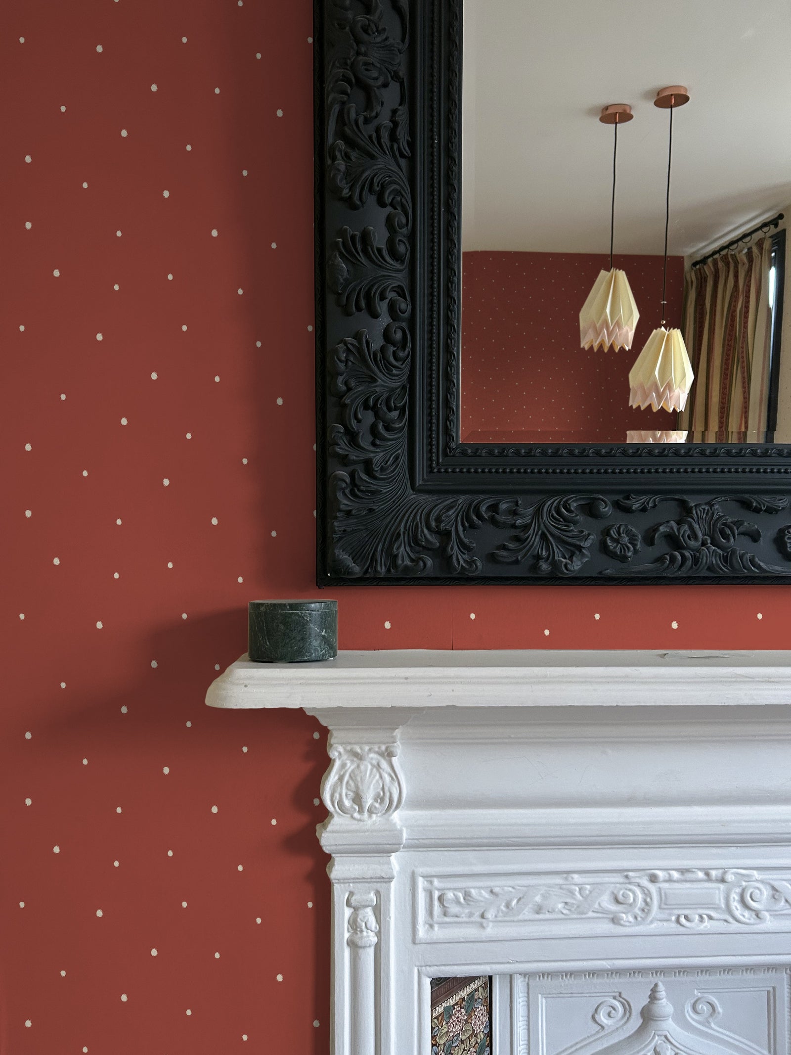 Dolce Daisies Wallpaper, Red Velvet, Sample