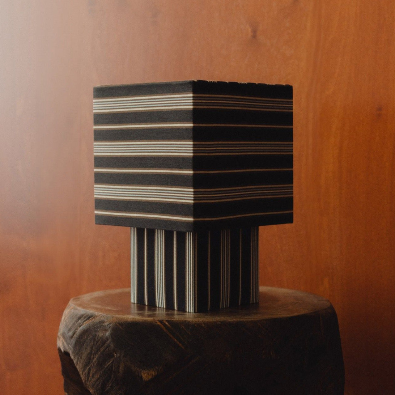 La Petite Boîte - Cameron Black Table Lamp