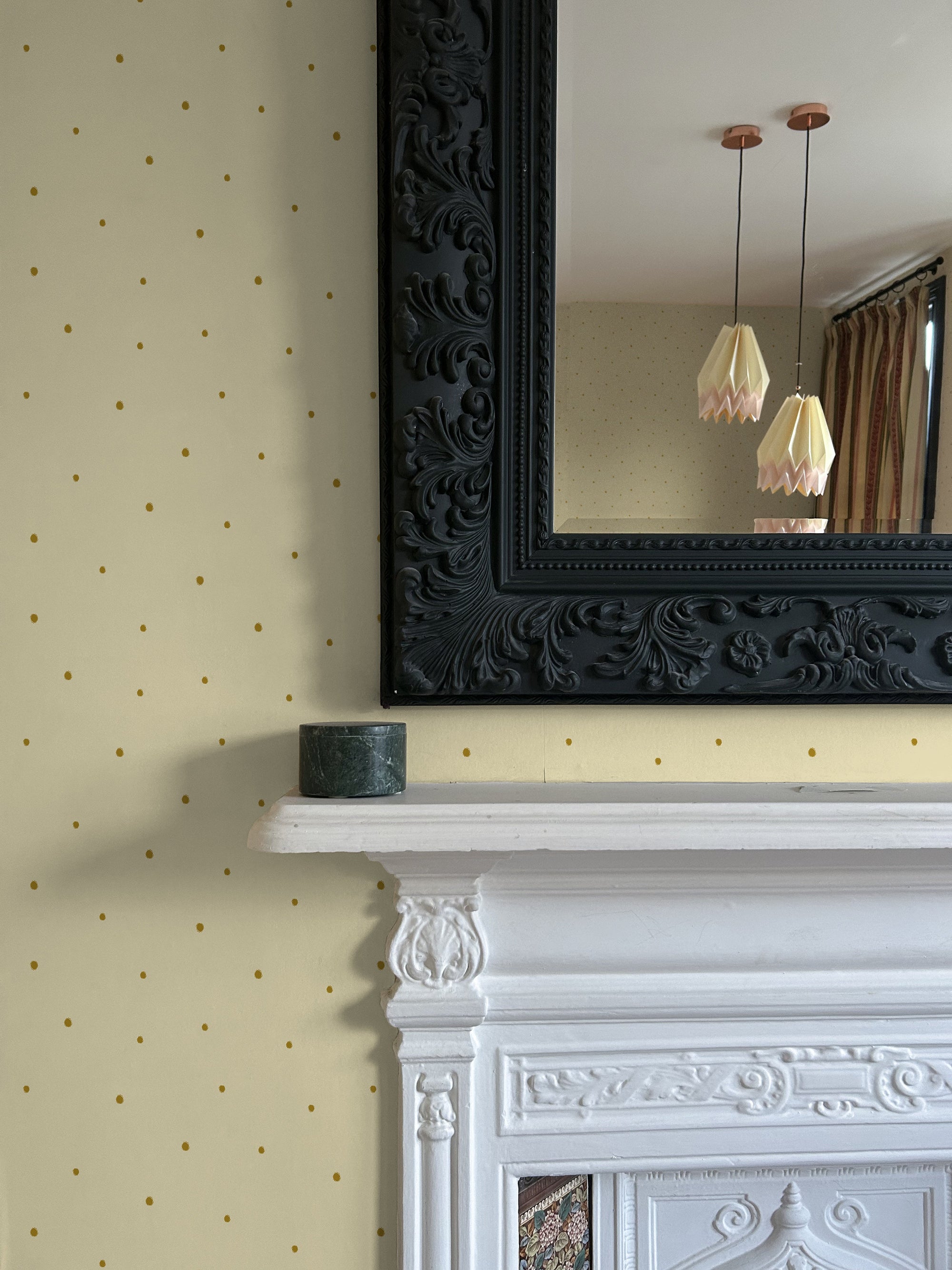 Dolce Daisies Wallpaper, Limoncello, Sample