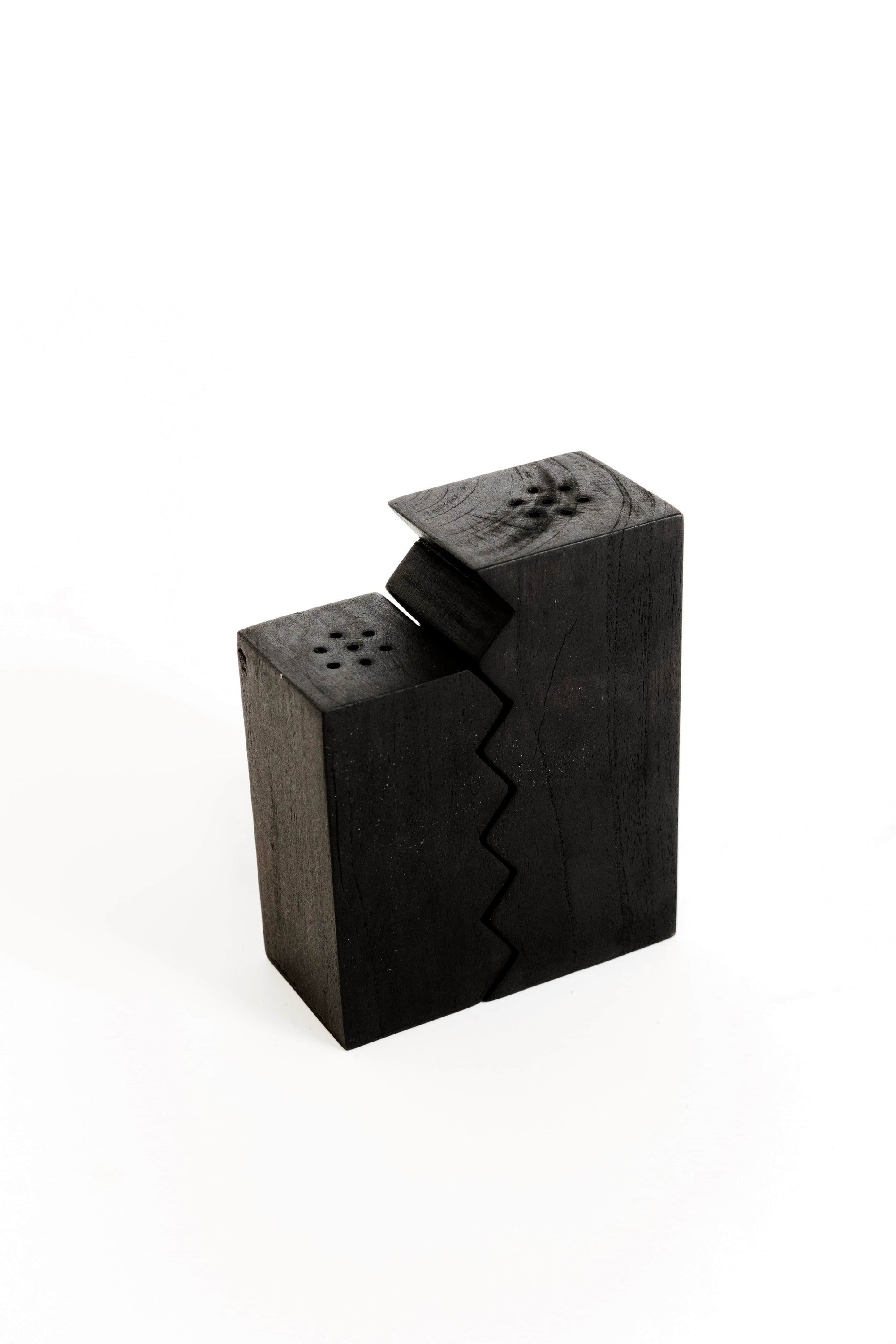 HOF Nido Salt and Pepper Shakers
