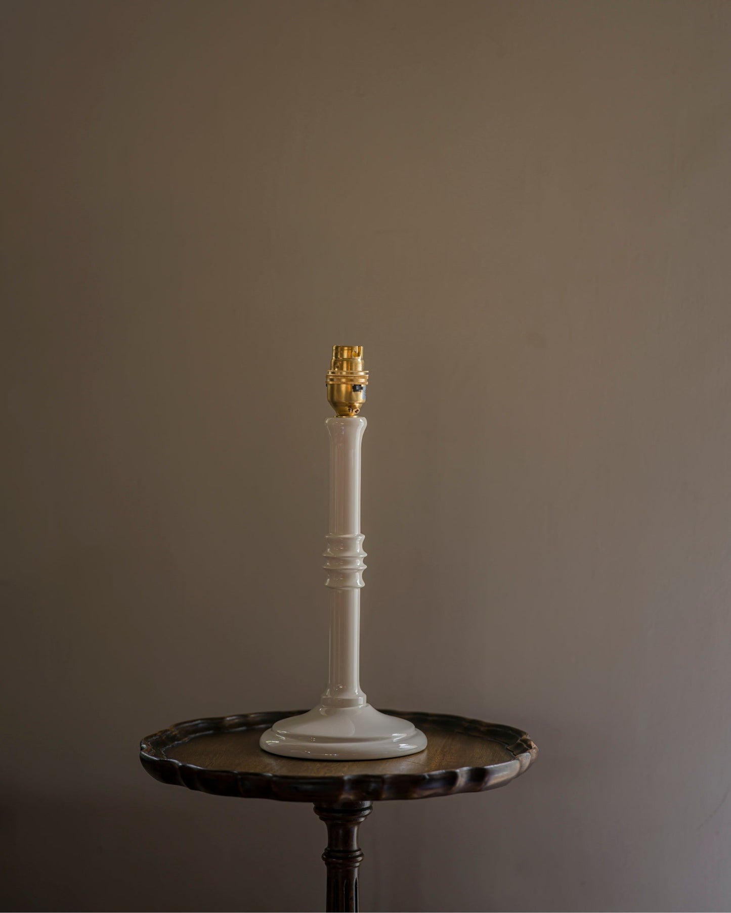 The Small Lacquered Lampstand in Magnolia