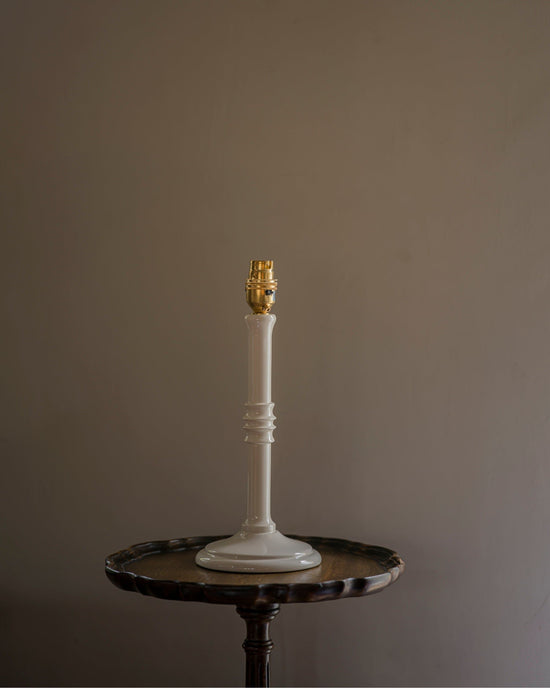 The Small Lacquered Lampstand in Magnolia