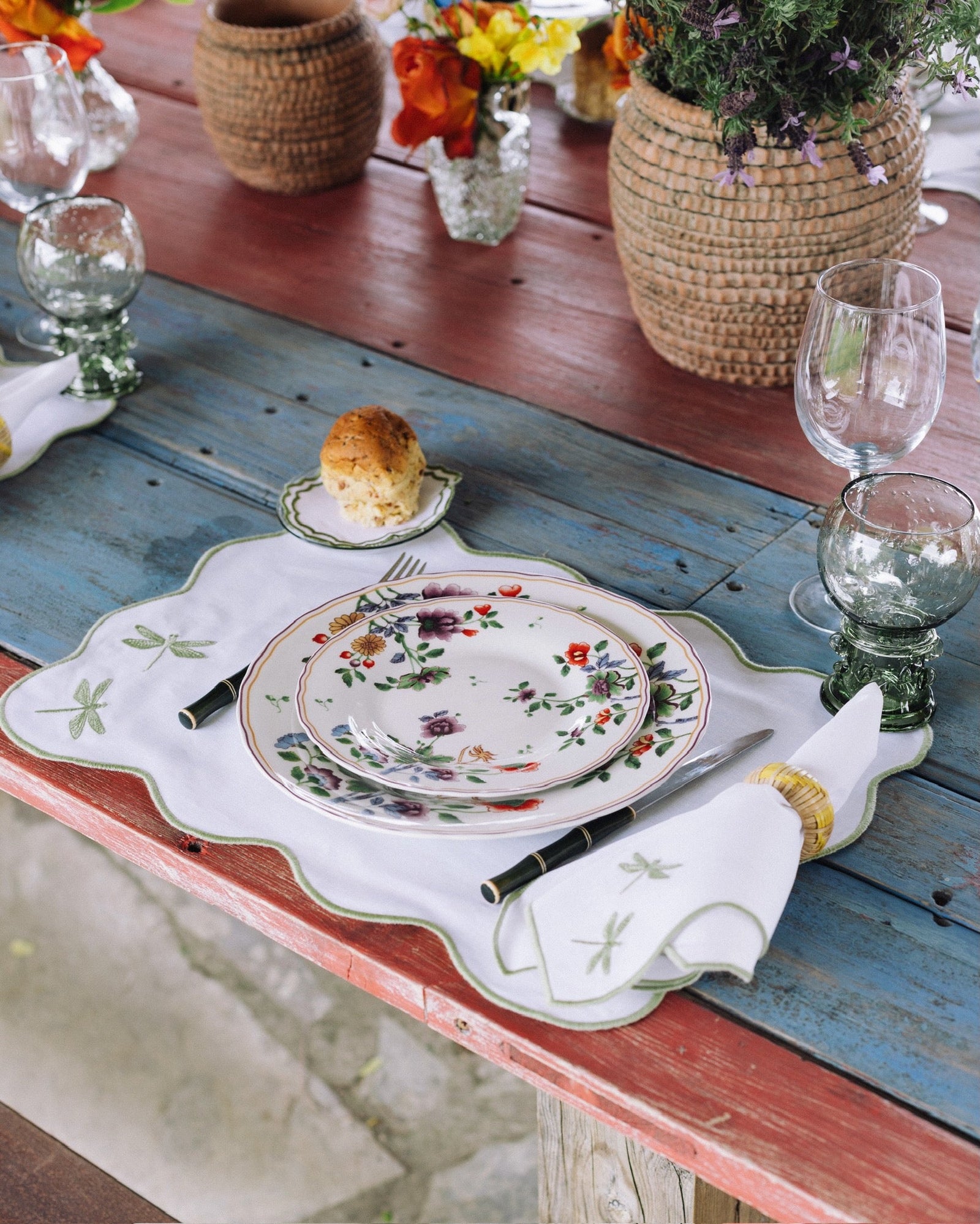 Dragonfly Placemats IEA, White with Stain-Resistant Green