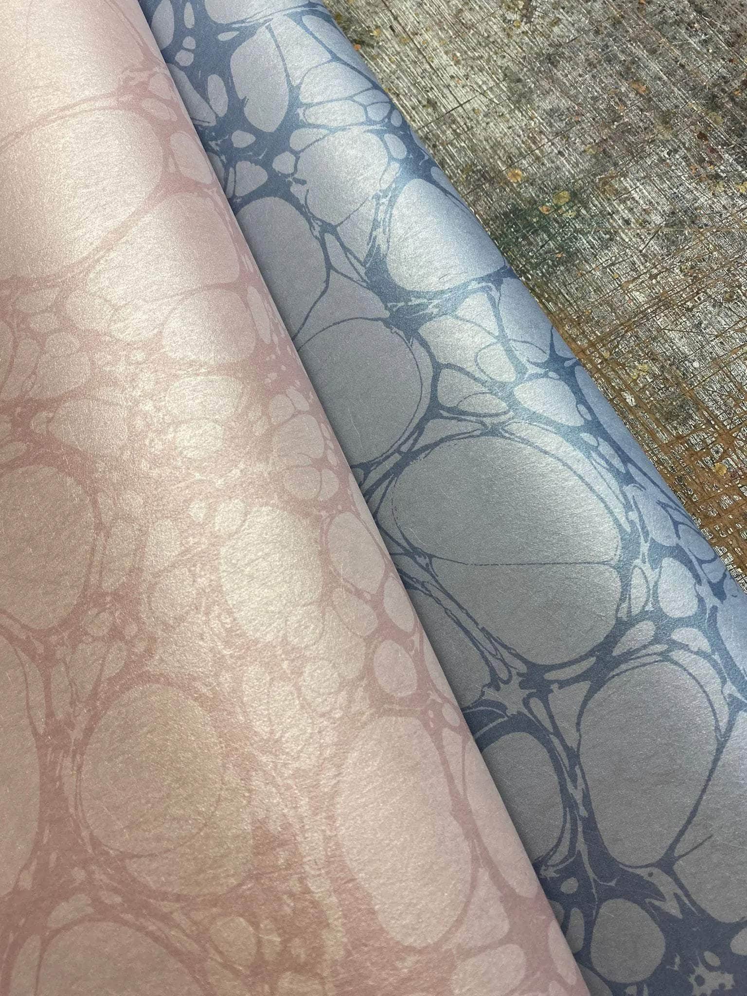 Marbled Wallpaper - 'Moucheté' - Col: Candytuft - Mica Coated Non-Woven