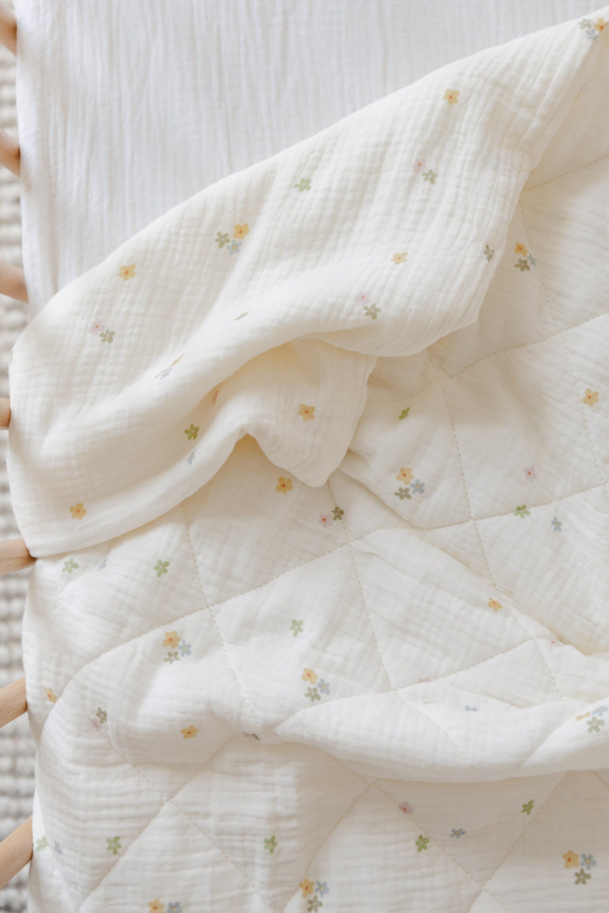 Soft Quilt Blanket – Daisies