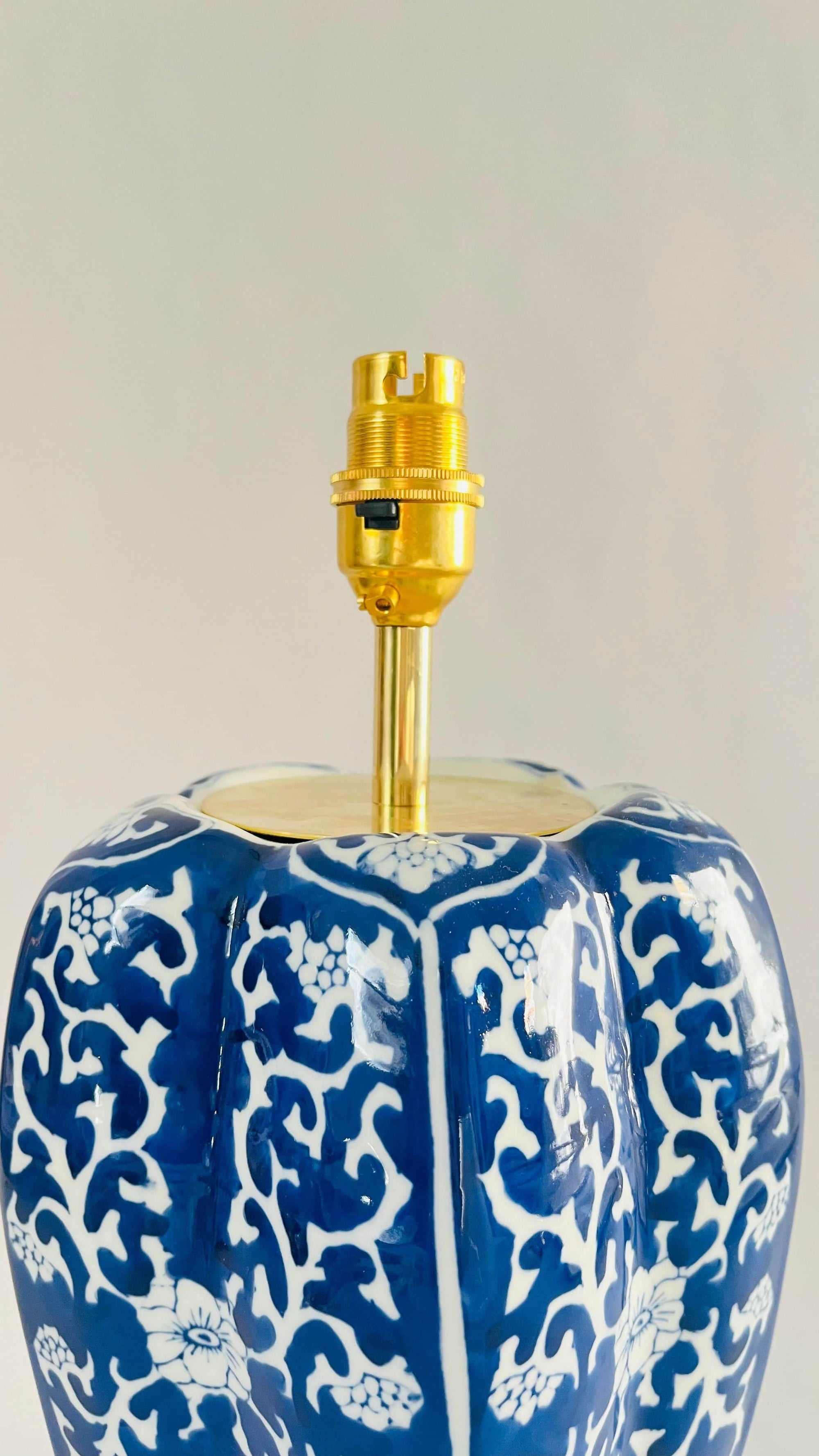 Antique Chinese Table Lamp