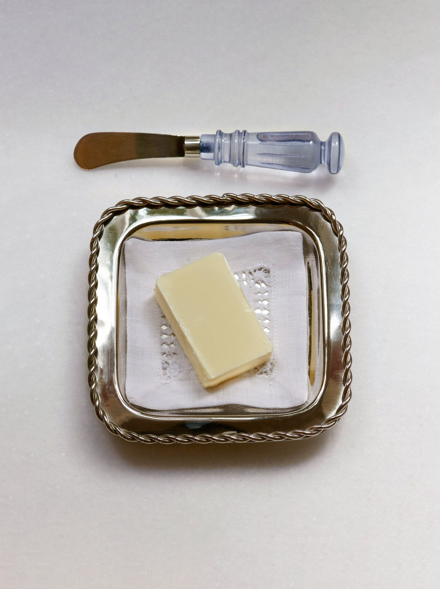 Twirl Bread Tray with Linen Napkin