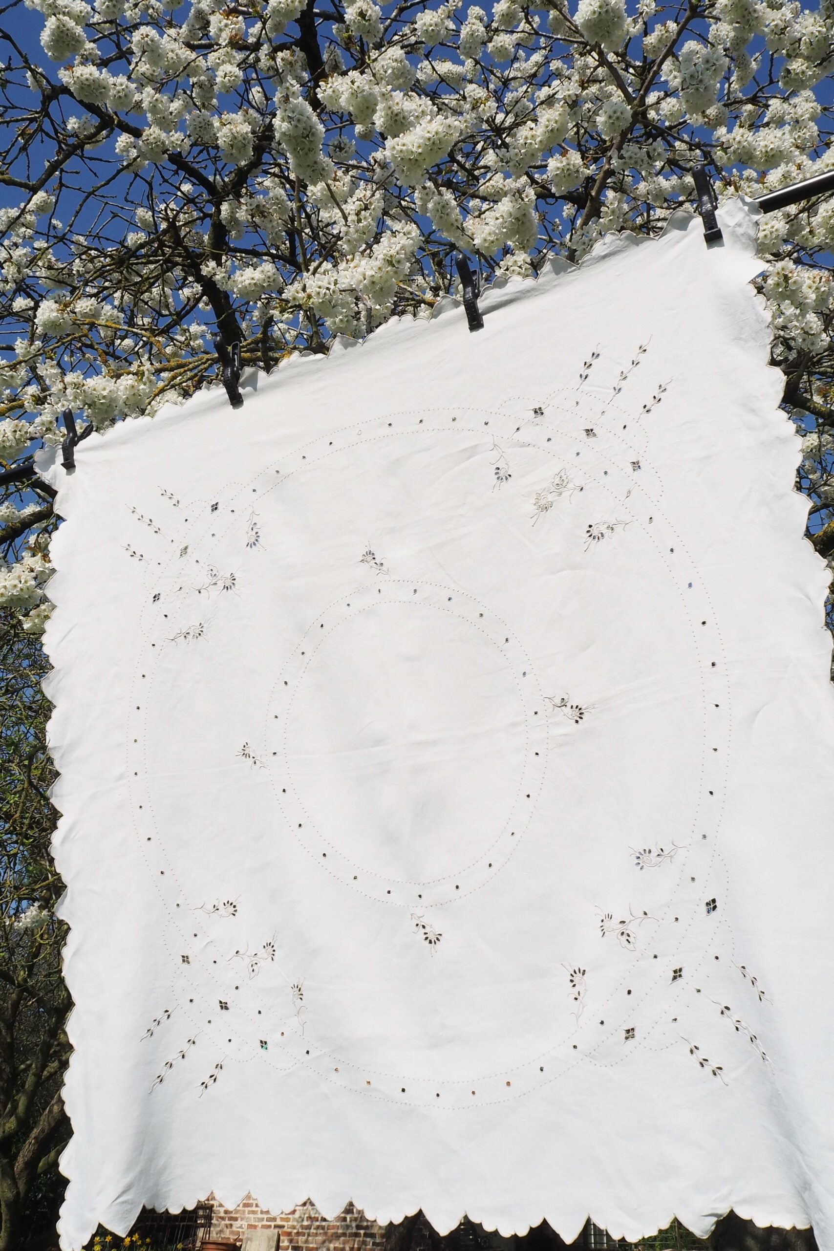 Vintage Linen Broderie Anglaise Tablecloth