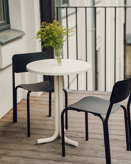 Nokk Cáfe Table