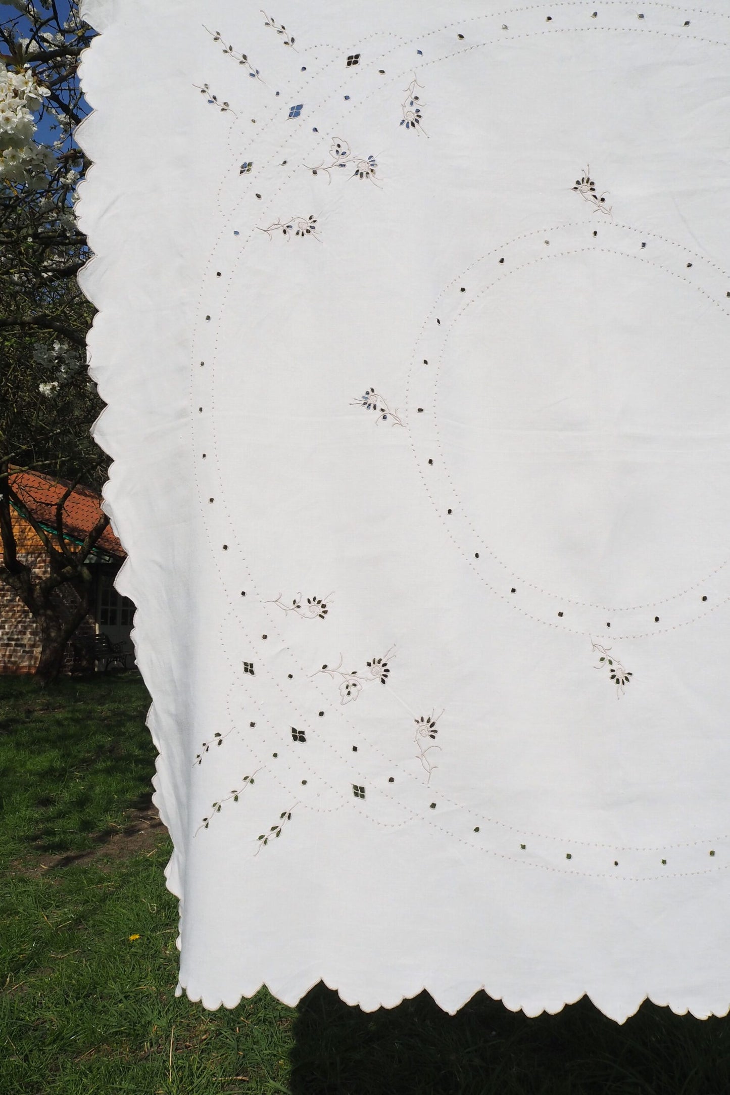 Vintage Linen Broderie Anglaise Tablecloth