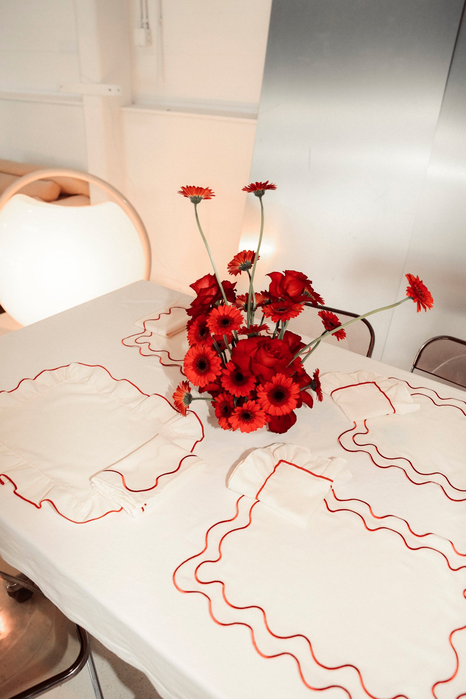 Frills Napkins Ivory/Red - Set of 2