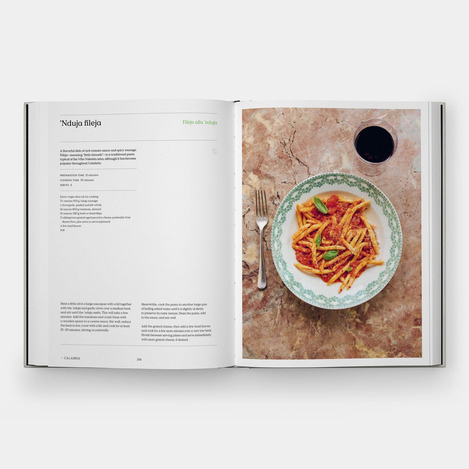 The Regional Italian Cookbook: Recipes from The Silver Spoon