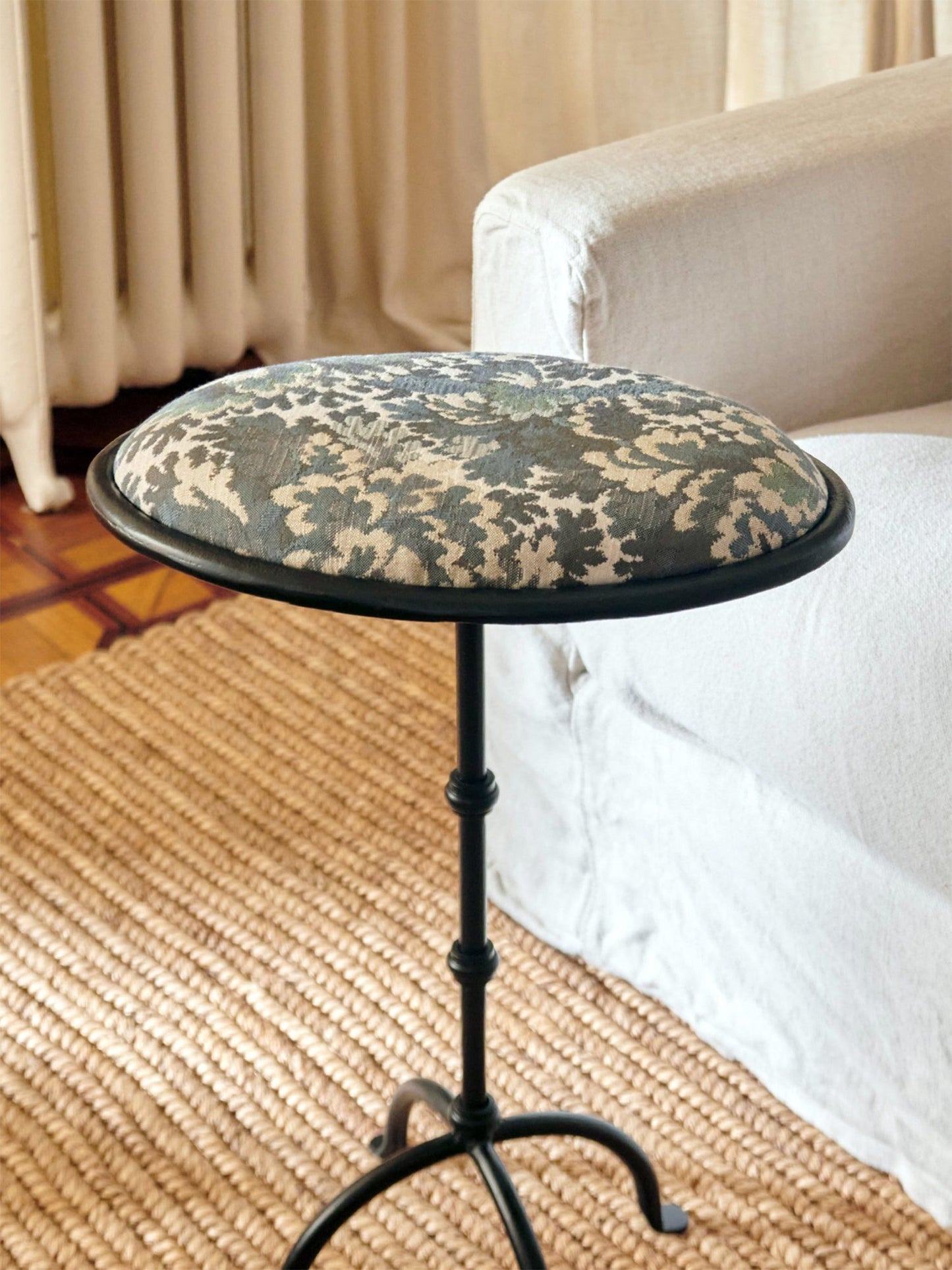 Martini Table Oval