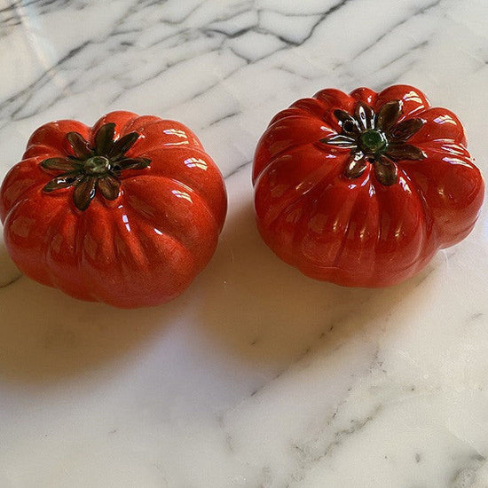 Salt & Pepper Red Tomato