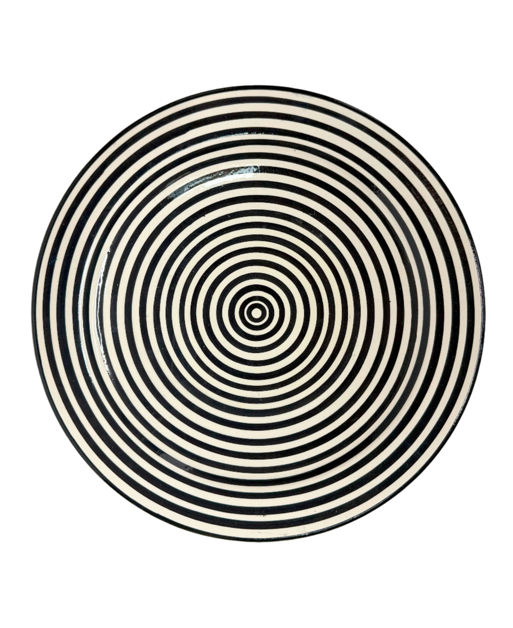 Large 30 cm Serving Plate - Black and White Bullseye