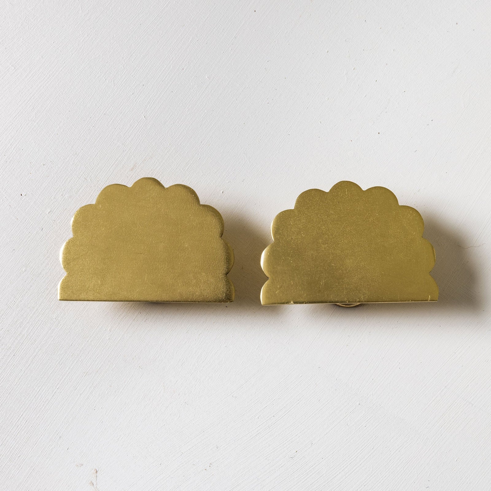 Scallop Knob, Lacquered Brass