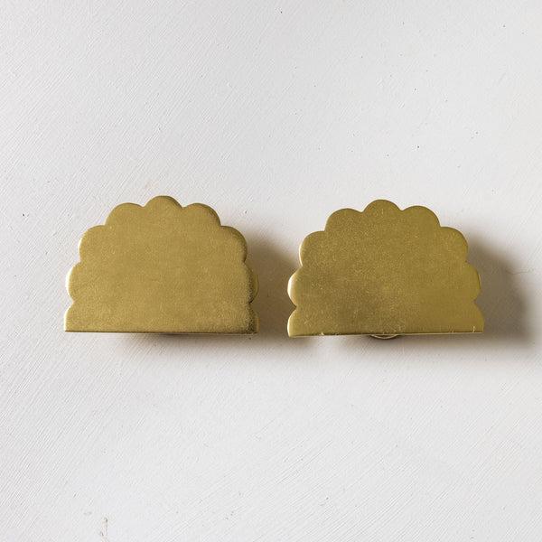 Scallop Knob, Lacquered Brass