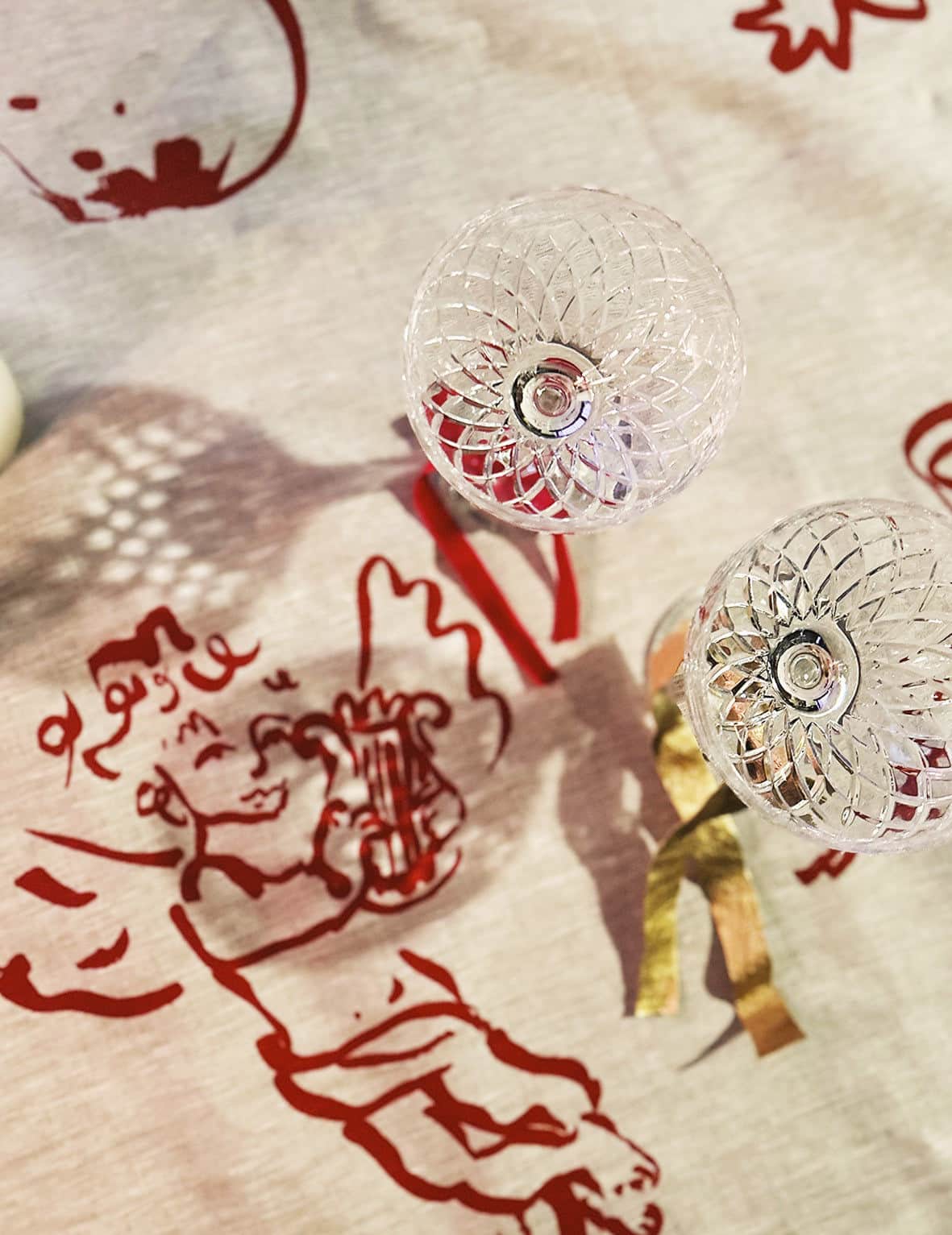 Cherubs & Reindeer Linen Tablecloth