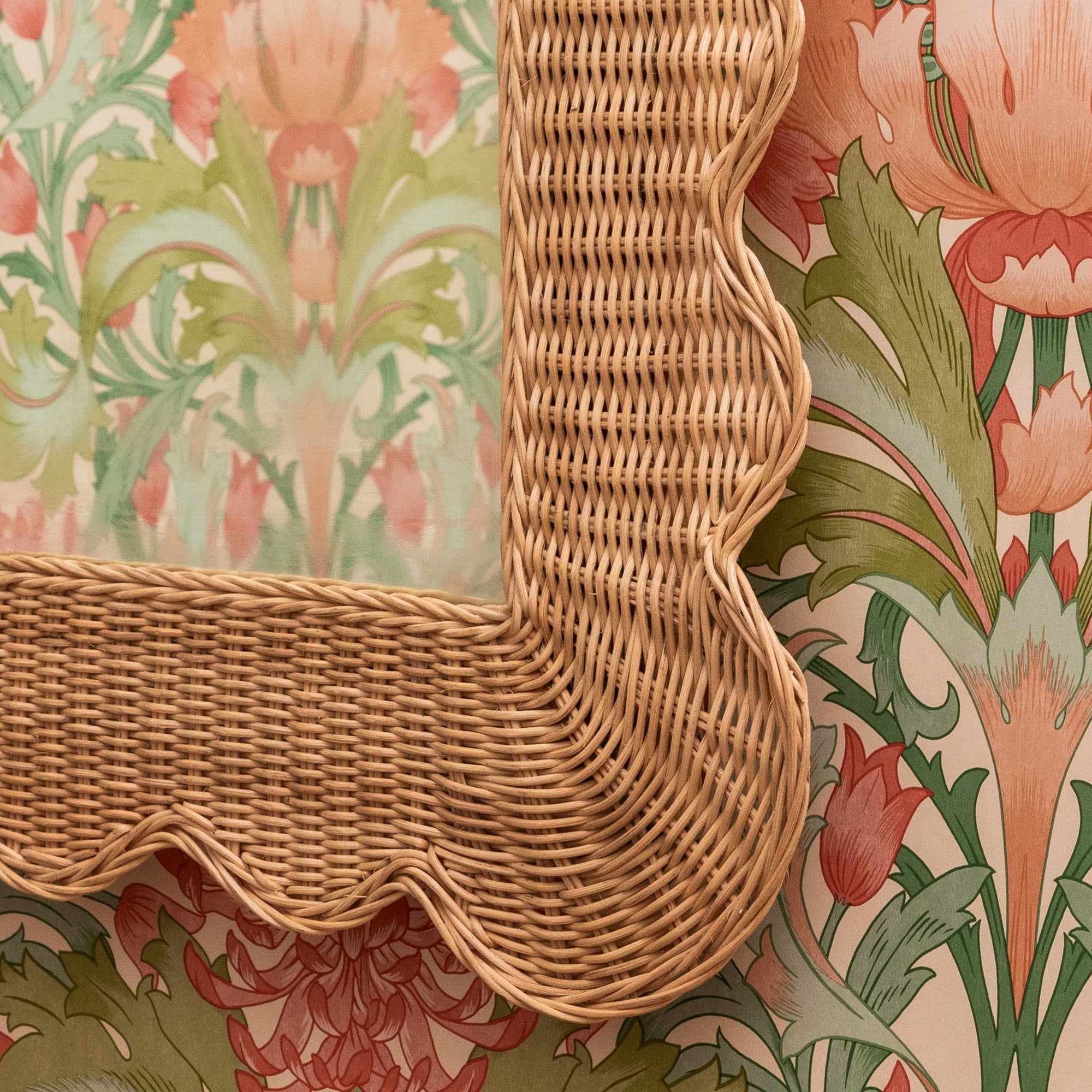 Mimi Scalloped Mirror (Medium)