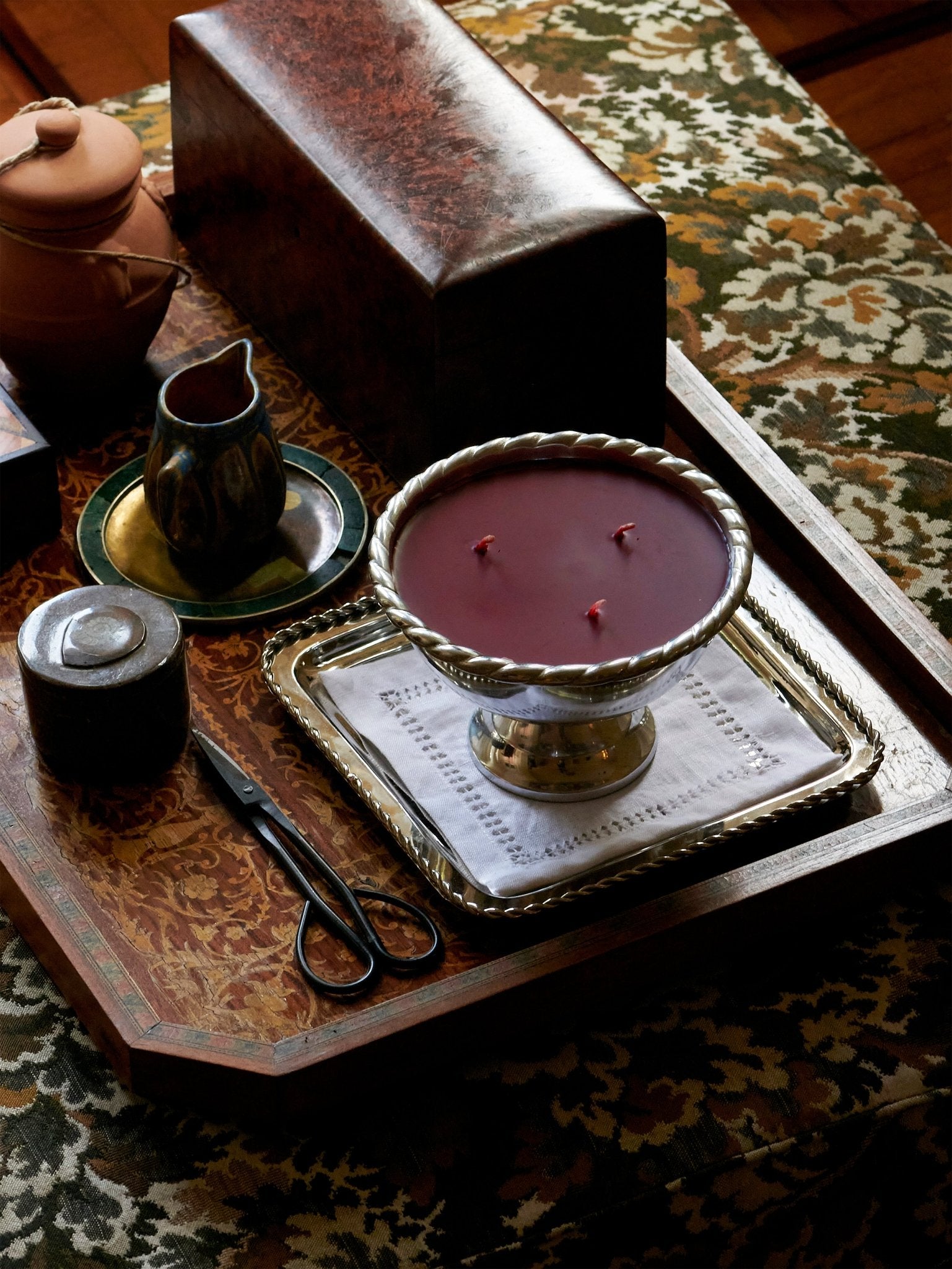 Twirl Tray Big with Linen Napkin