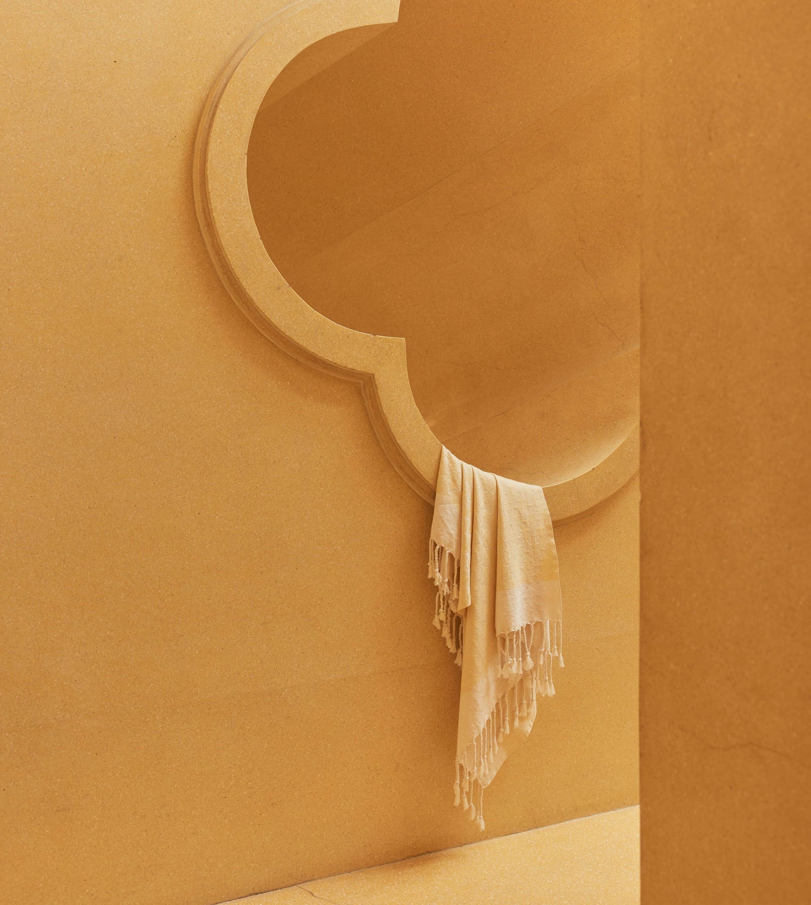 Mute Eloquence Pure Cotton Bath Towel (Peshtemal) In Pale Yellow