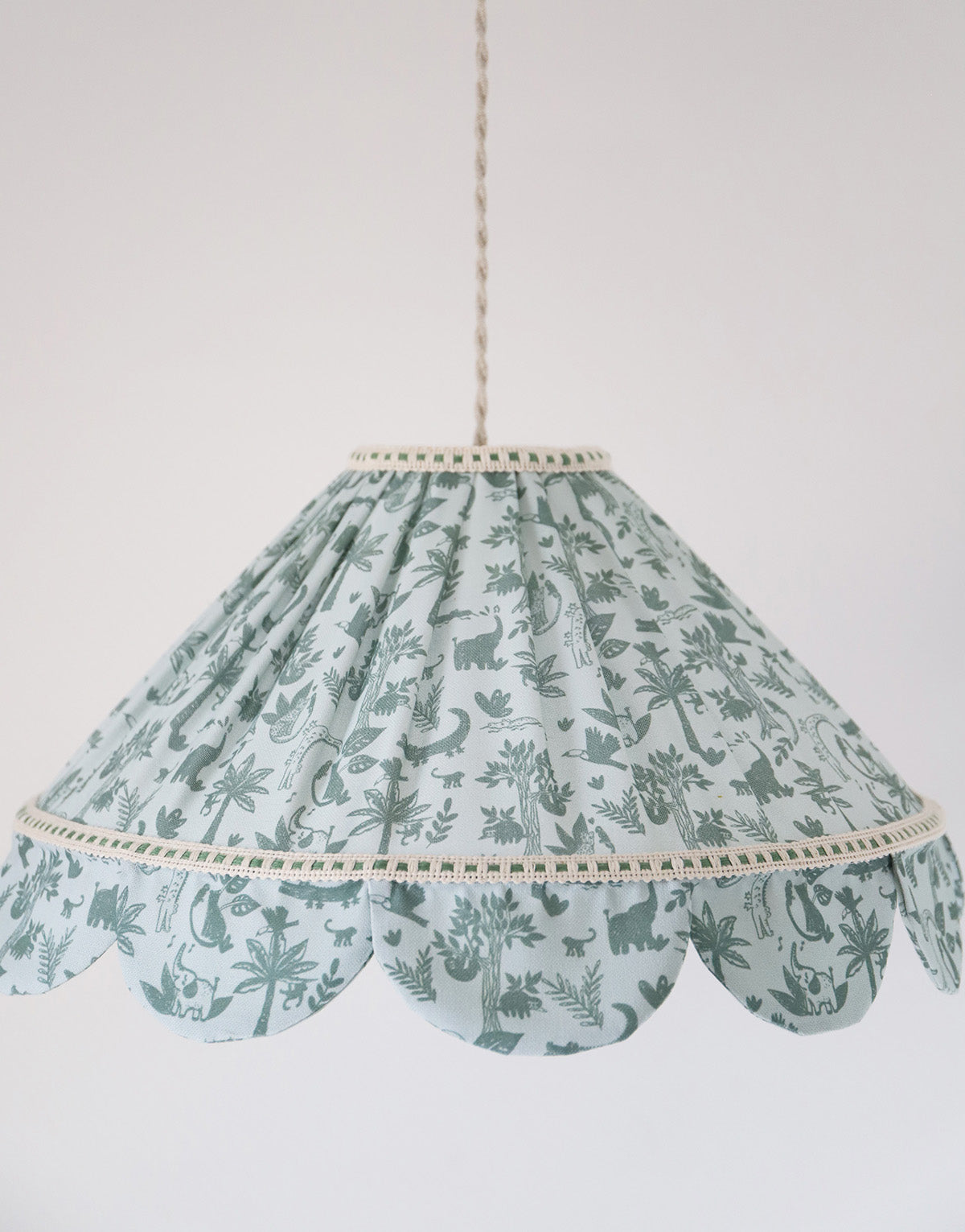 Conical Pendant Light With Petal Finish Mika “Savanne”