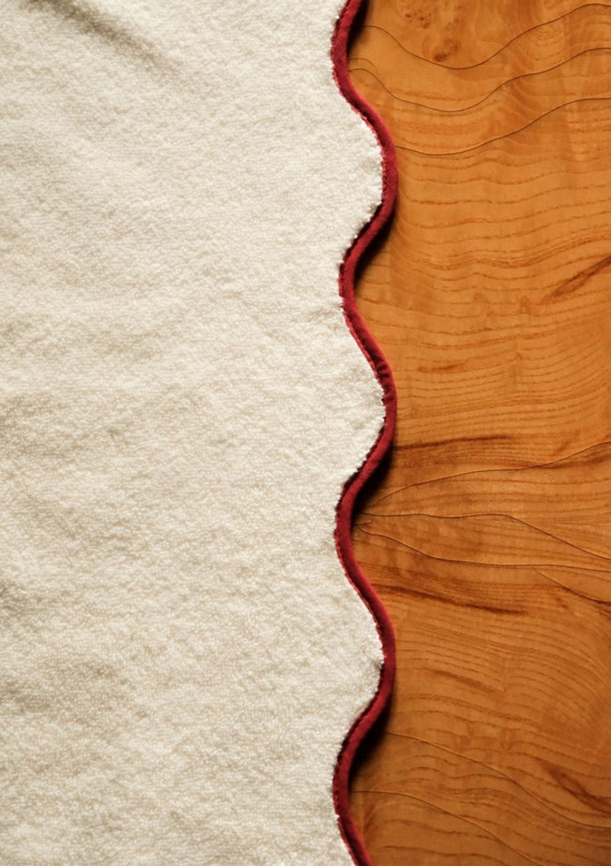 Ivory & Bordeaux Cotton Wavy Bath Towel