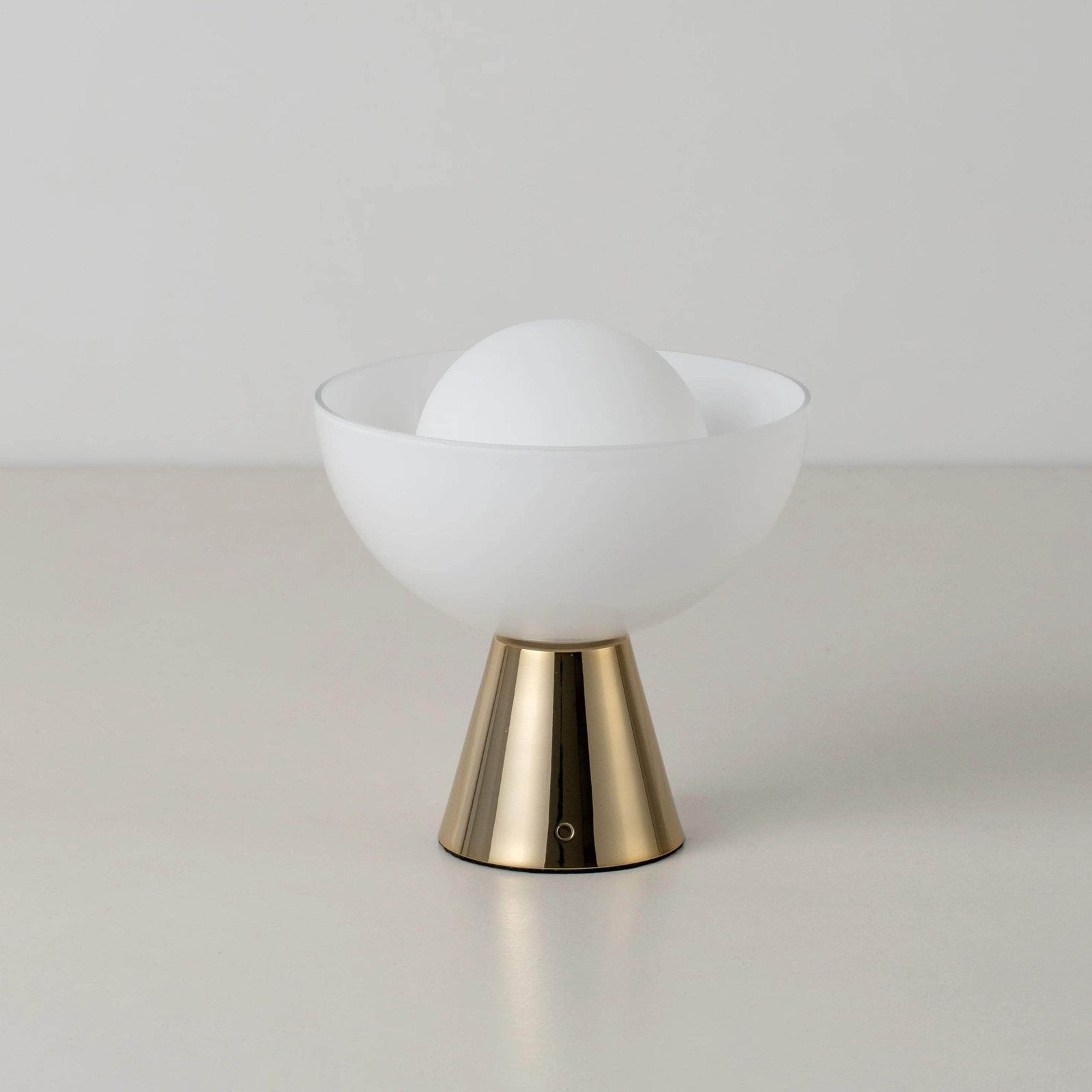 Brass dome cordless table lamp
