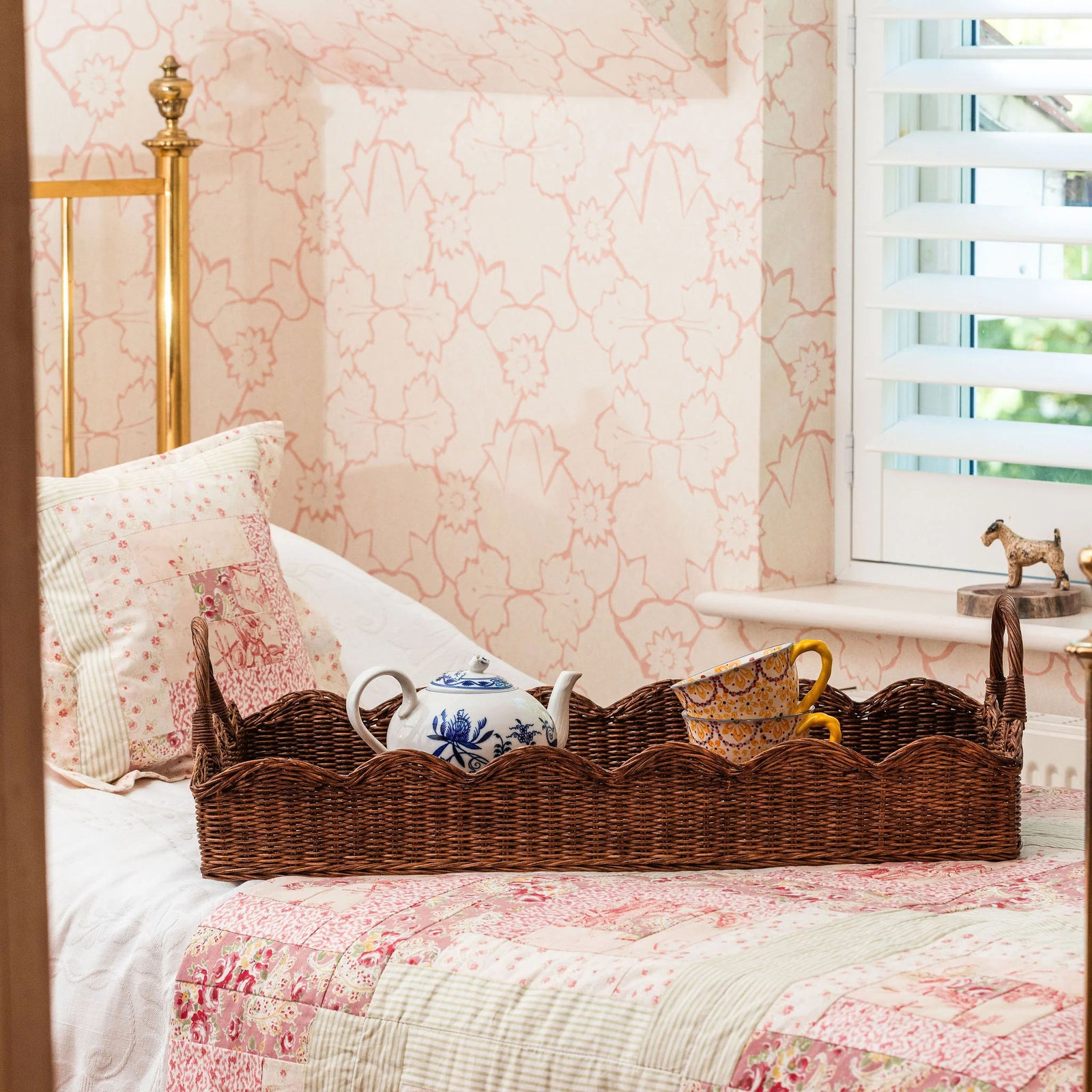 Big Scalloped Tray (Teak)